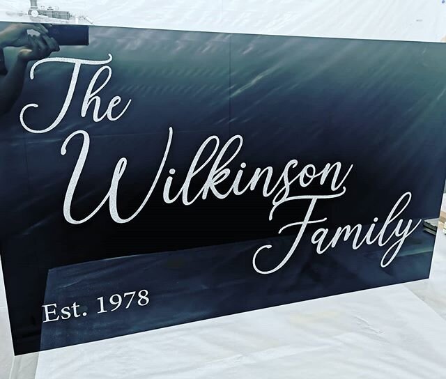 Personalised family kitchen splashback.

Silver glitter wording with Ral 9005 🙌👌🖤