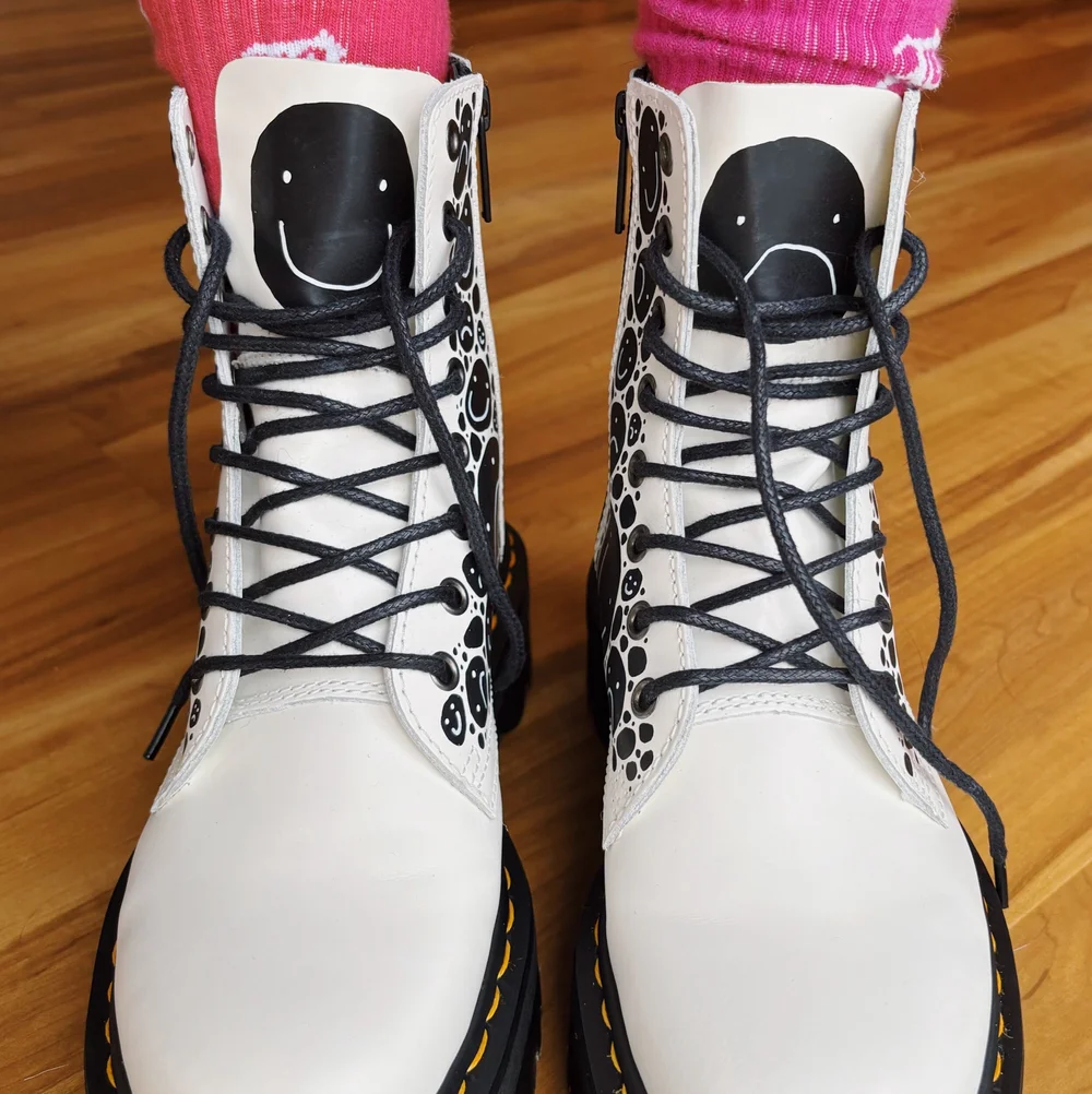 emotions hand painted boots (size 8) - black + white — creep can sleep