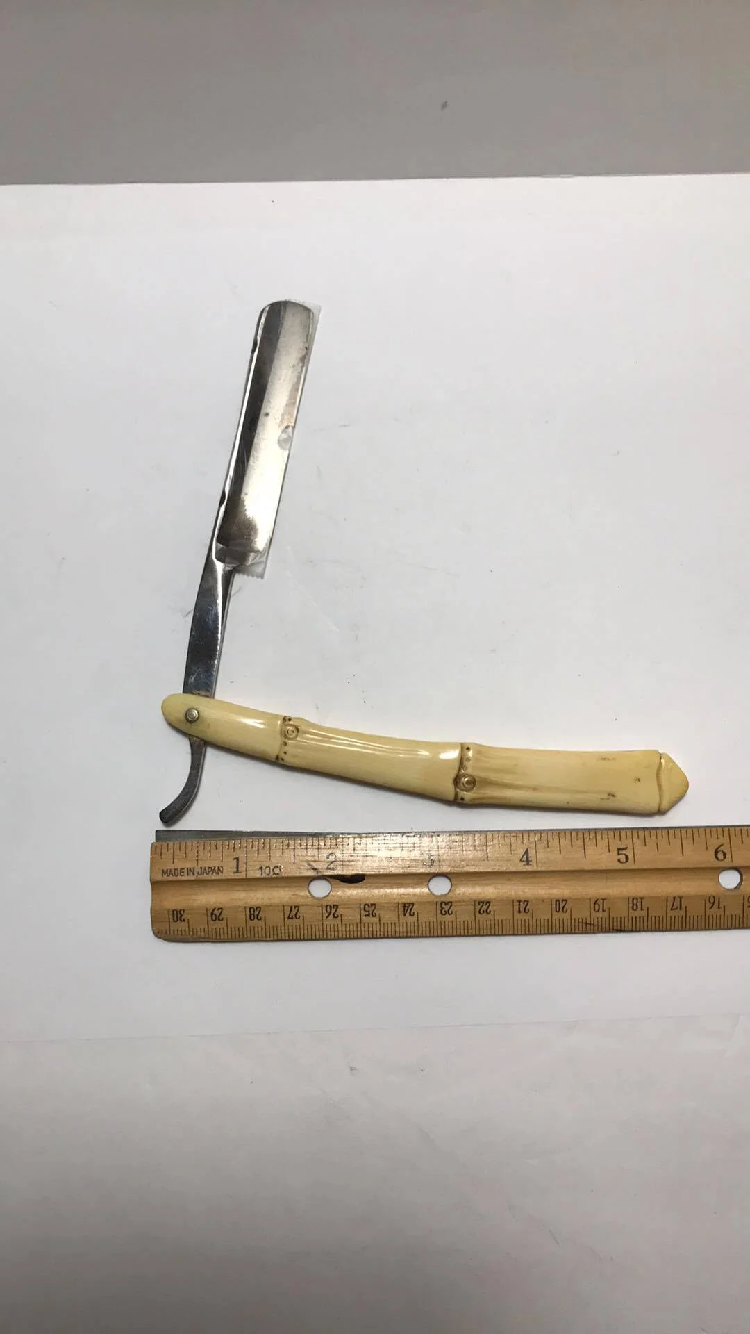 Celluloid Bamboo Razor