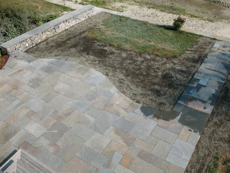 Panton Stone Wall w/ Bluestone Cap