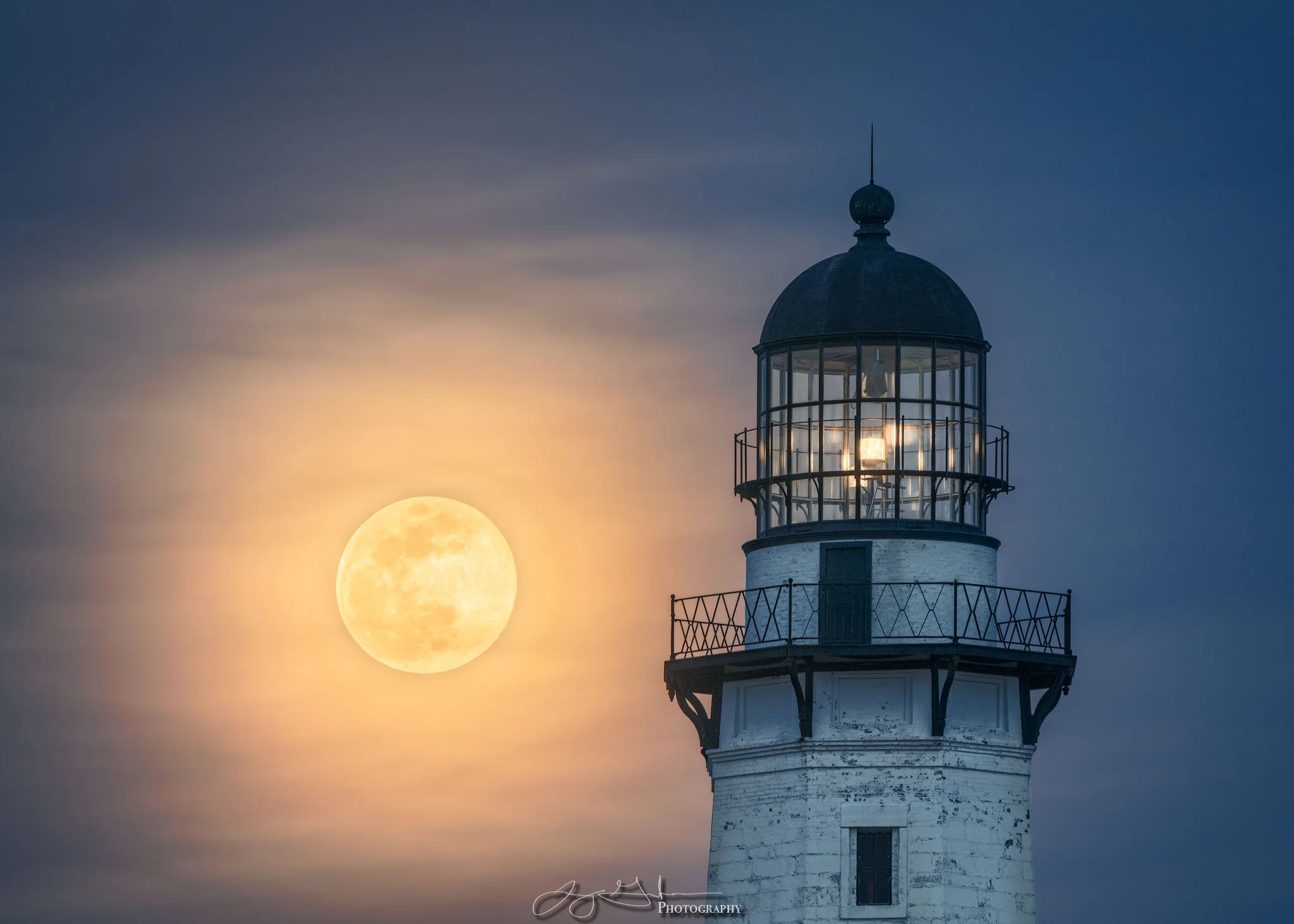 Montauk-Light-Supermoon-1.jpg