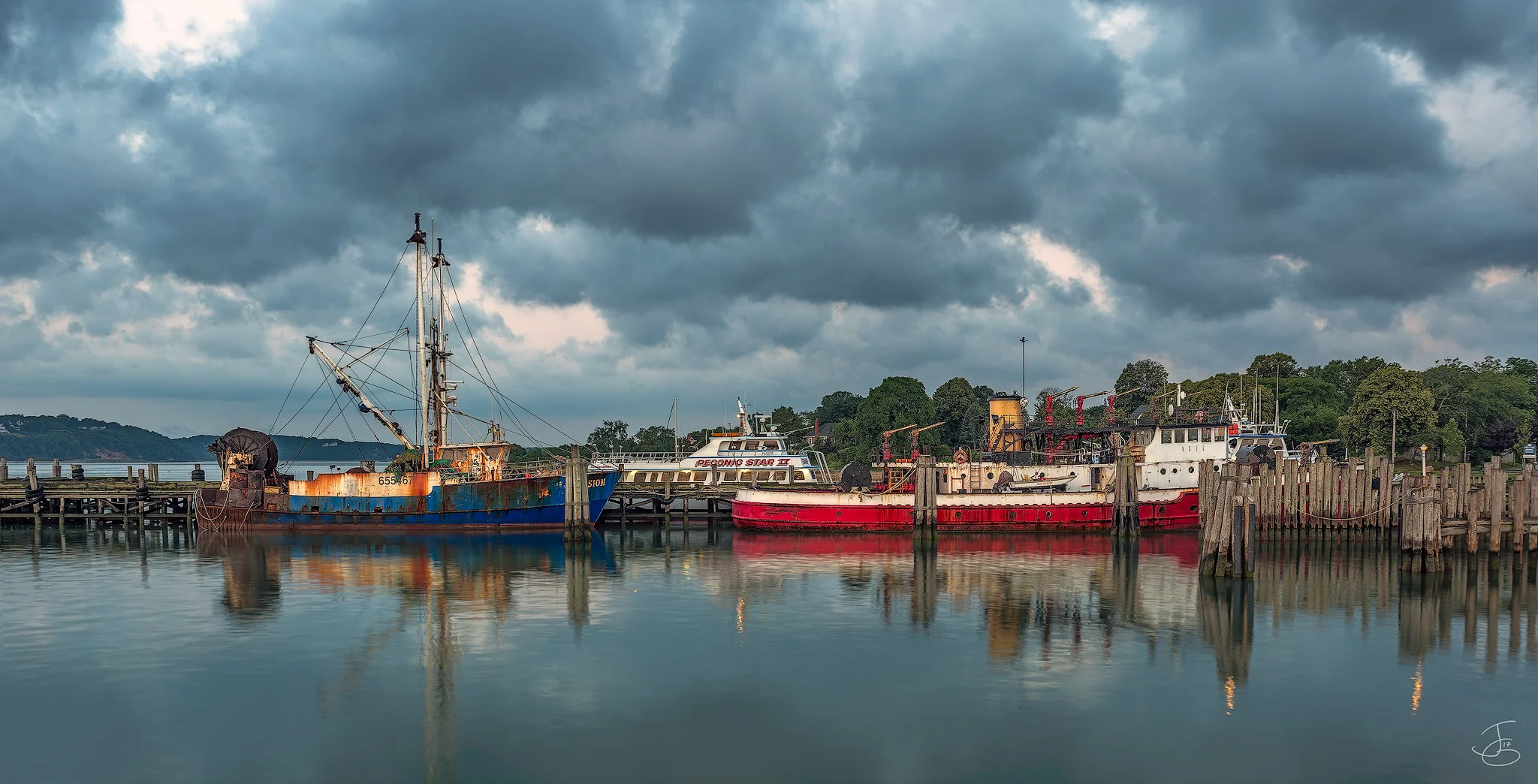 Greenport-Illusion-Fireboat-copy.jpg