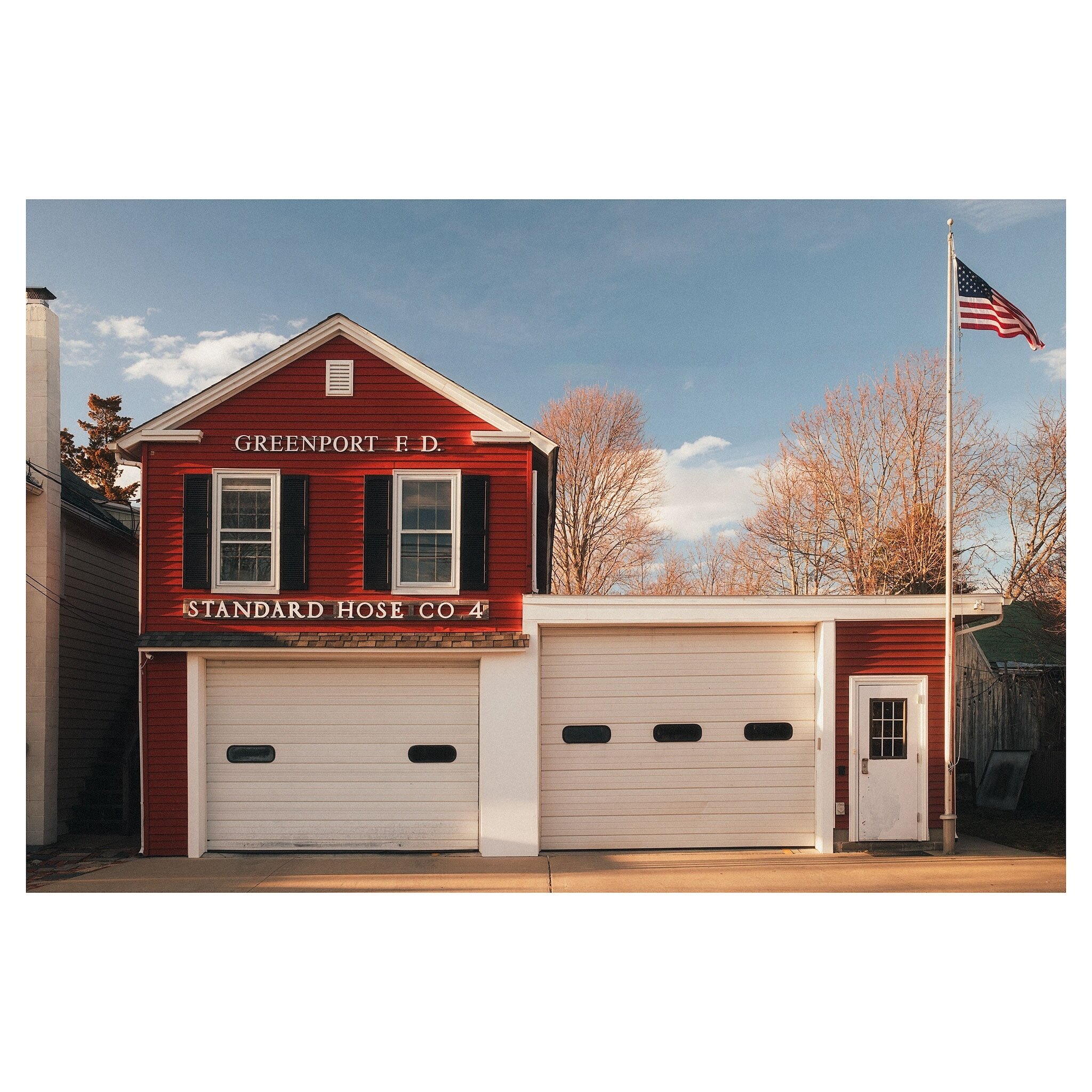 I've always admired this charming, quirky little red firehouse. It's wonderful that, even after all these years, it continues to serve as the active station for @standardhose. While I understand there may be arguments for updating it to a larger, mor