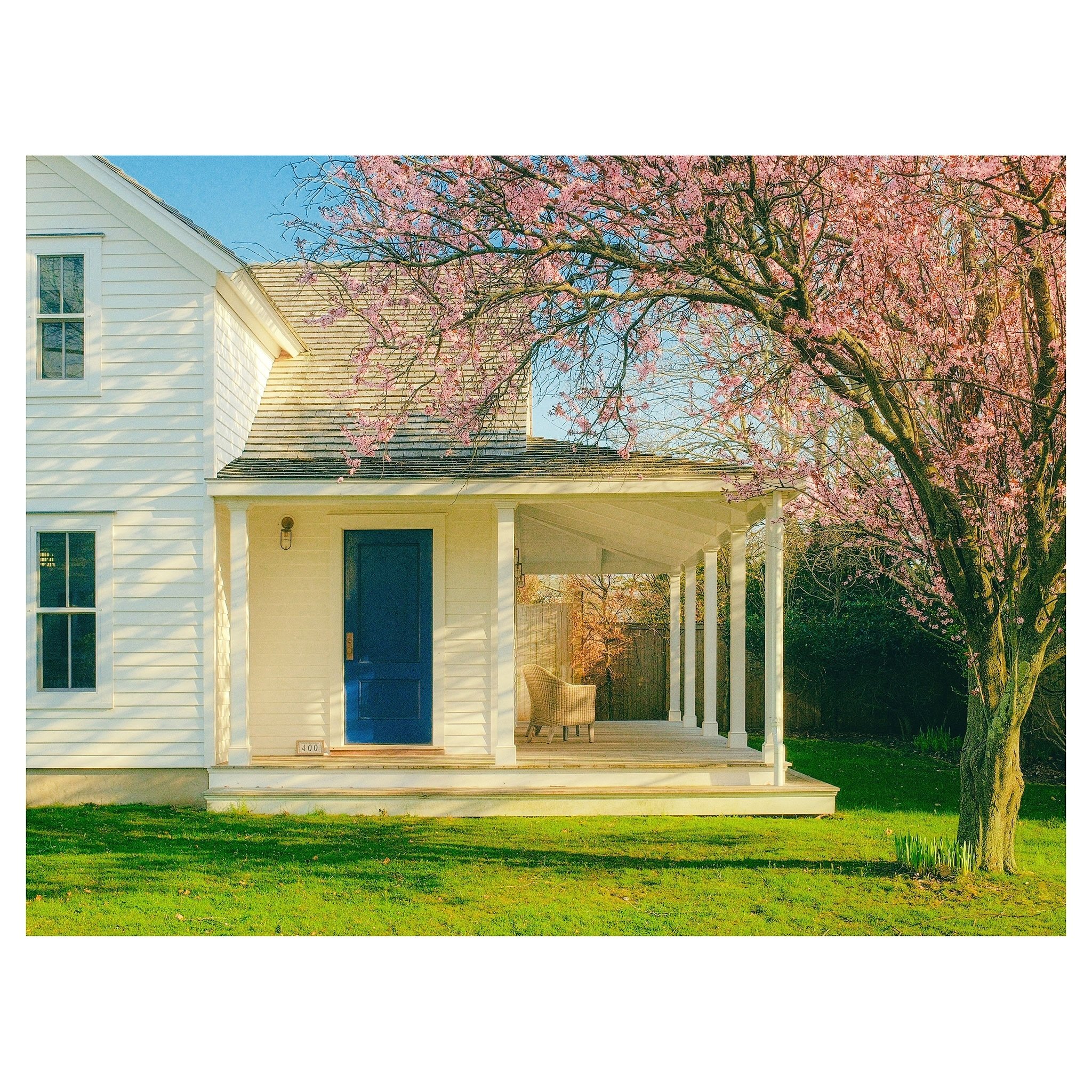 Cherry Blossoms on King St.

I've been looking for these simple little scenes lately. Just a little snapshot. No overthinking, no planning, just reacting to what's in front of my lens. 

#orient #northfork #orientny #myfujifilmlegacy #cherryblossom #