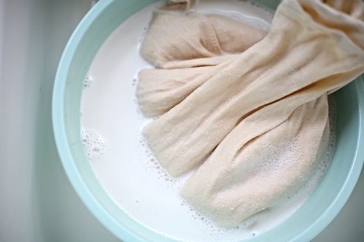 how-to-make-almond-milk-3.jpg
