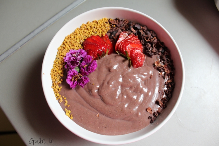 strbrrsmoothiebowl2.jpeg