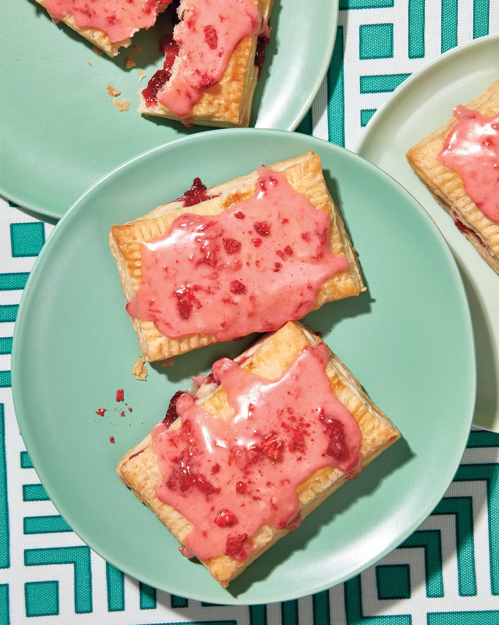 CHE07_FD_STRAWBERRY DESSERTS_04 - WEB.jpg