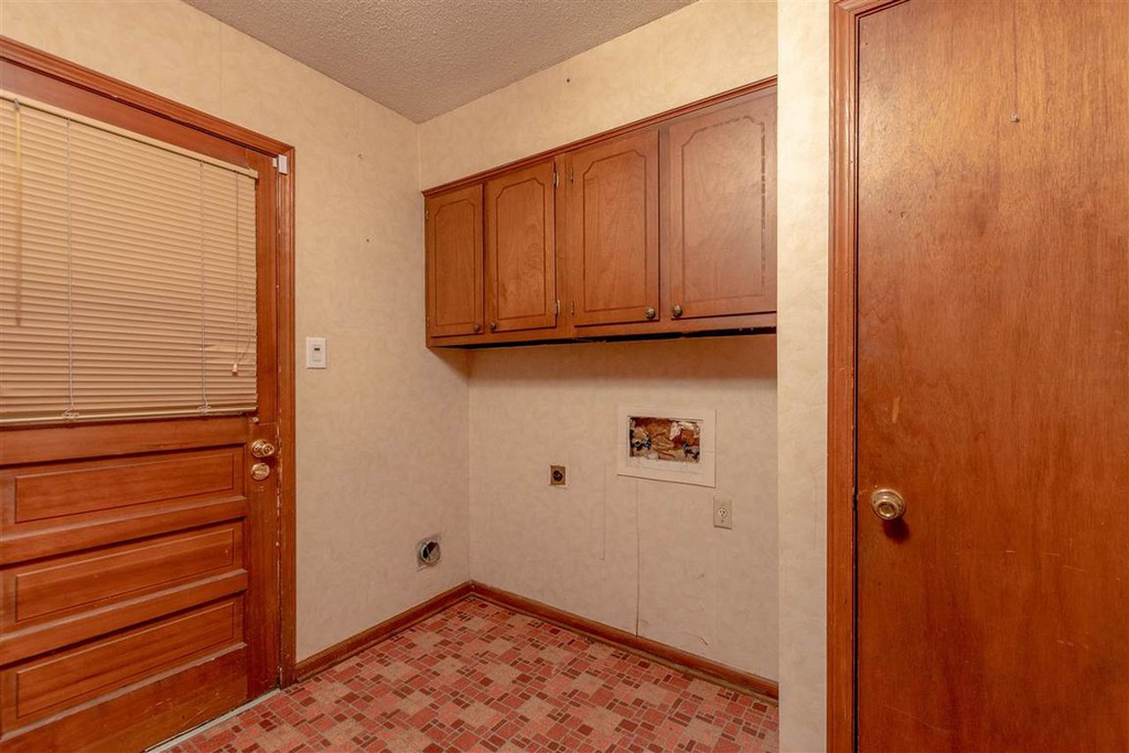 Laundry/Entry