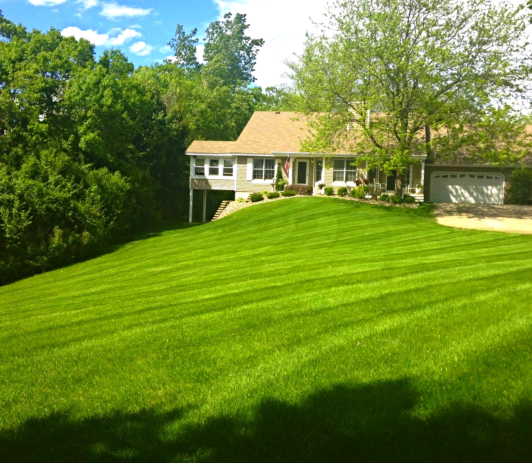  QUALITY SERVICE FOR ALL SEASONS   View Lawncare  