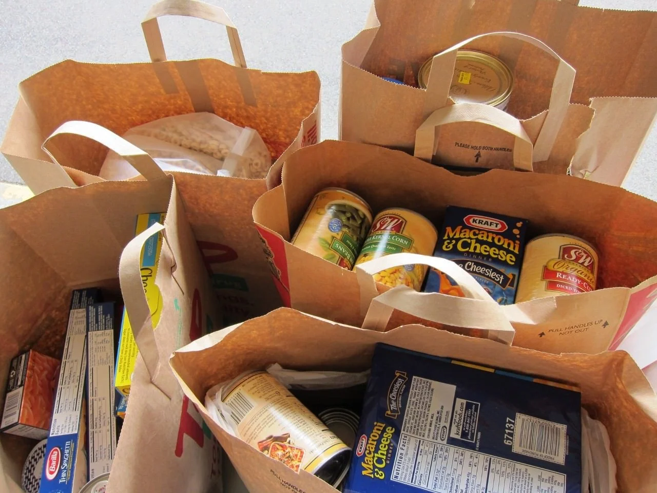 Micah Food Drive
Many in our community, especially older adults and children, are currently without access to SNAP and WIC benefits, creating an urgent need for food assistance. Jewish tradition calls us to feed the hungry and care for our neighbors,