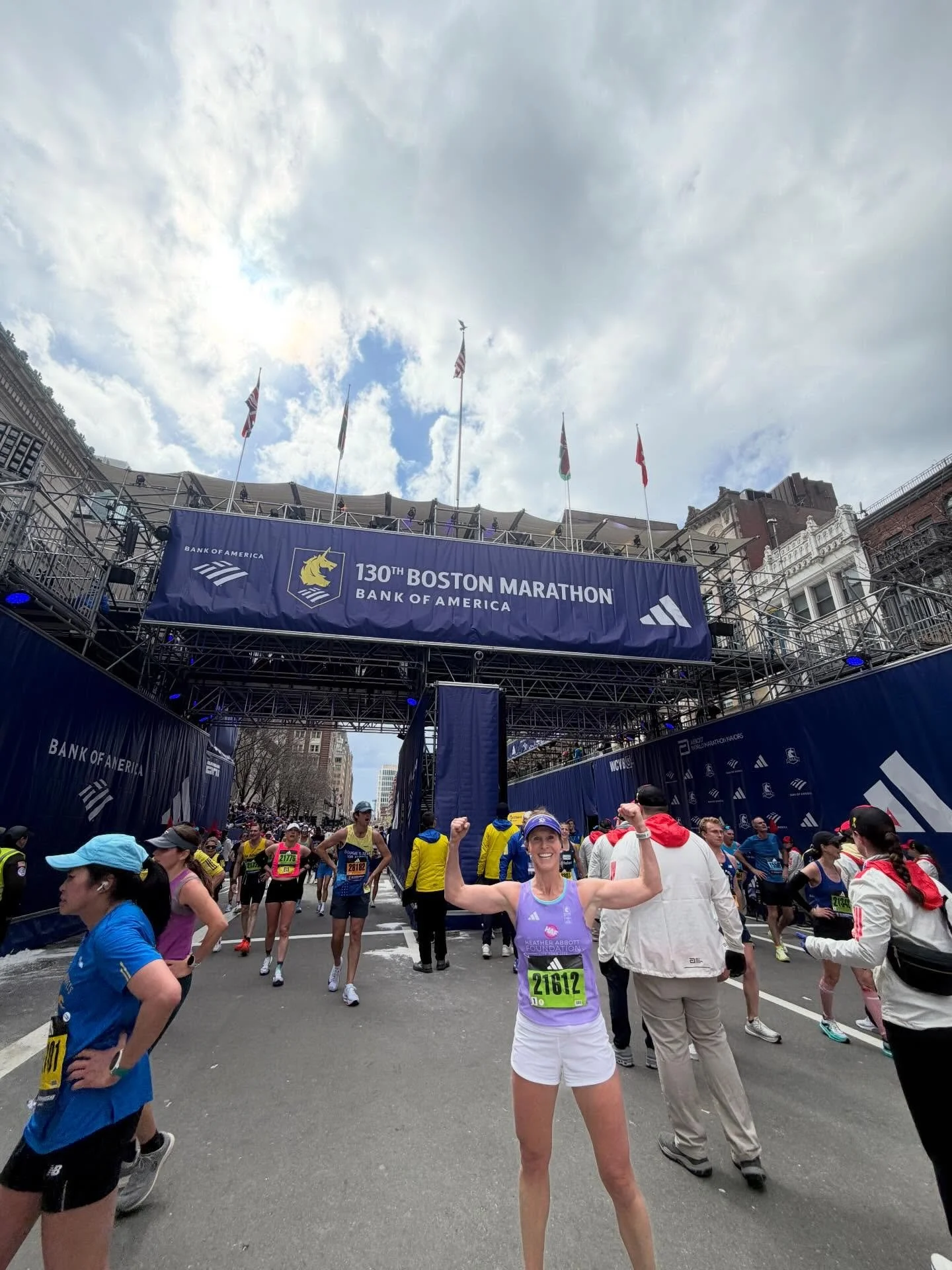 Wow!! Always super hard but super amazing! And note the orthodox women in skirts passing me in the final mile💪💪💪