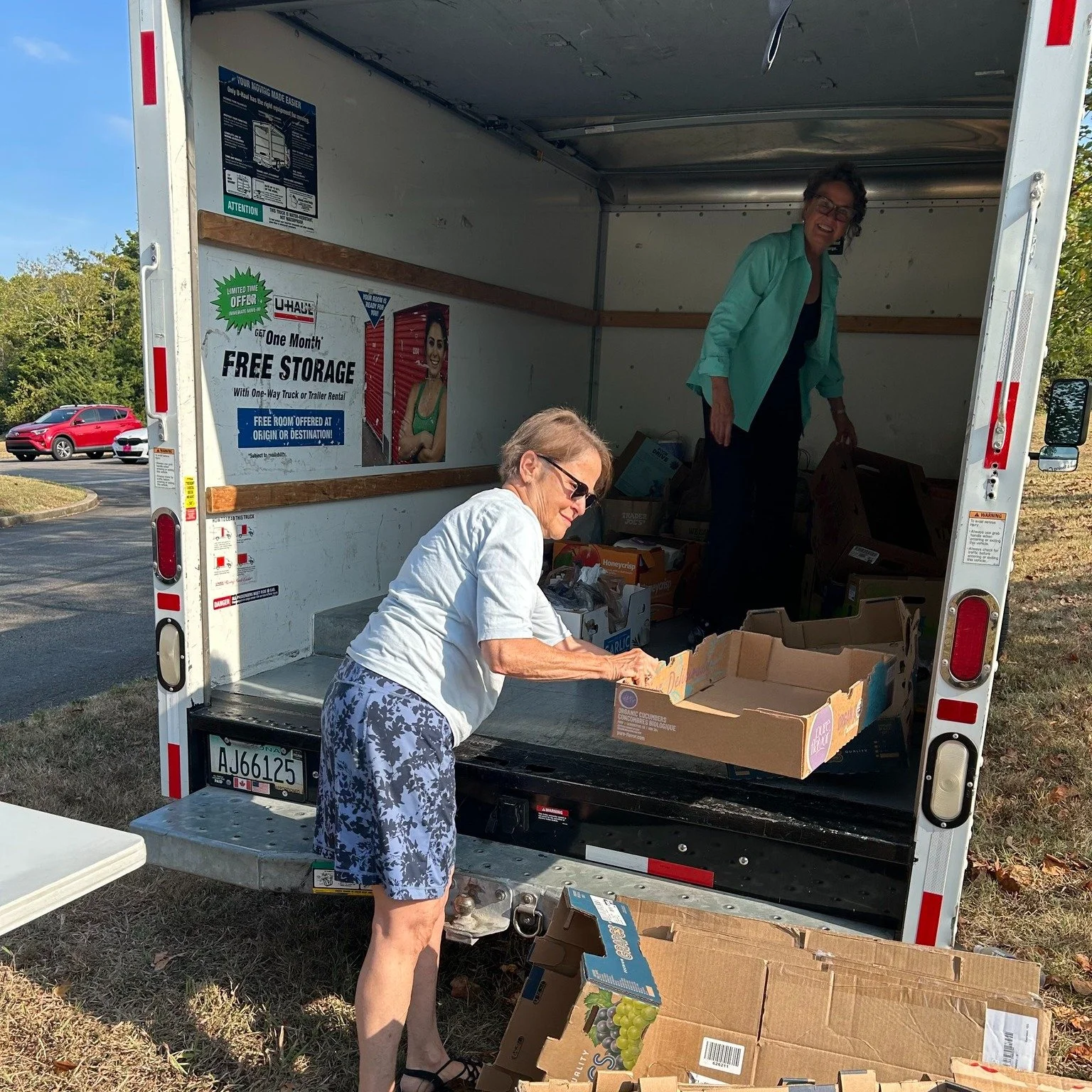 Look what our community did! Thanks to everyone who contributed to Micah&rsquo;s Yom Kippur food drive, we delivered an estimated 3,000+ pounds of food to the Bellevue Food Bank. That&rsquo;s 21 grocery carts&rsquo; worth, which the food bank estimat