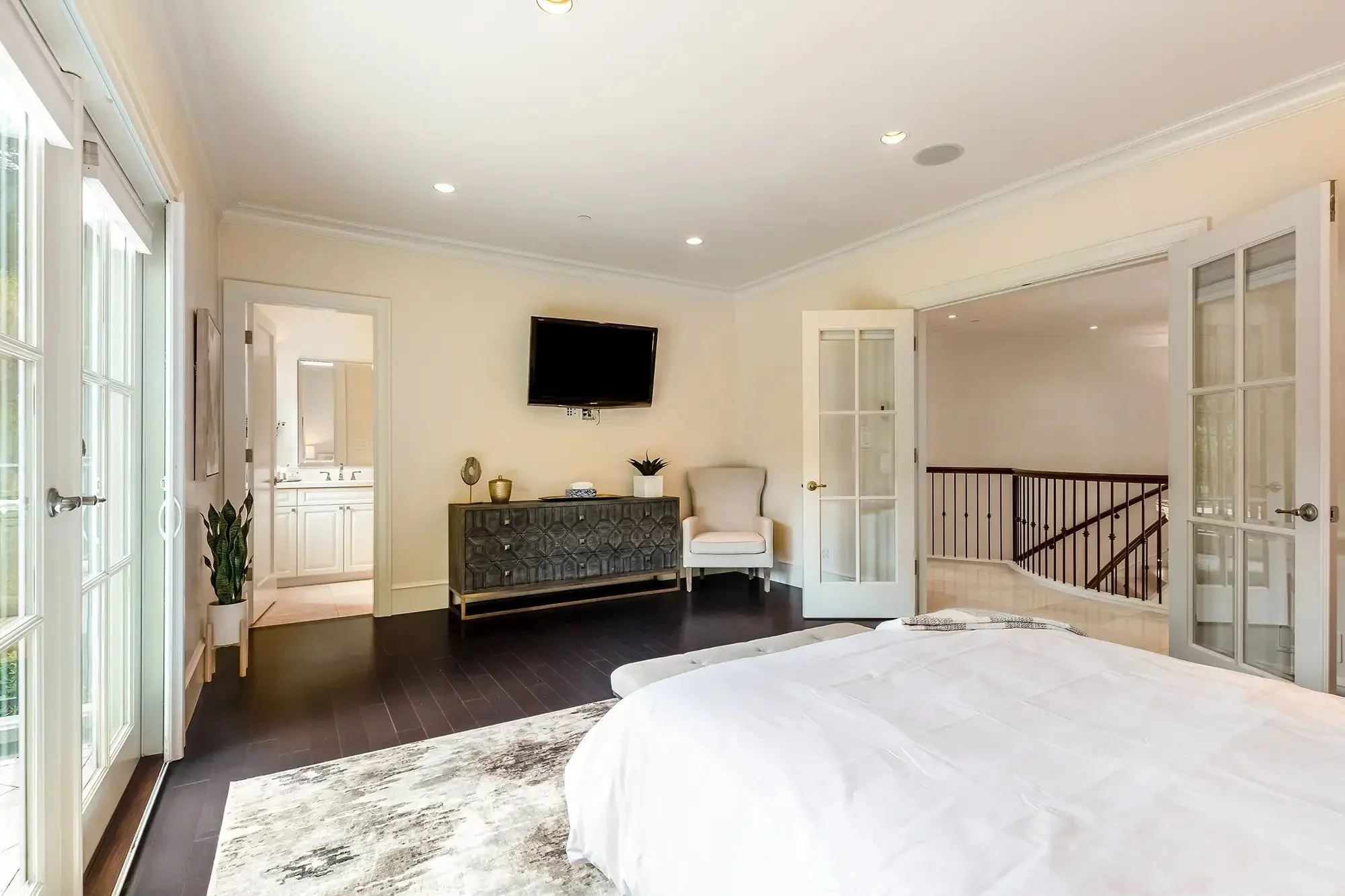 Tatianna-Interiors_Portfolio_Stone-Hill-Estate_image-29.webp