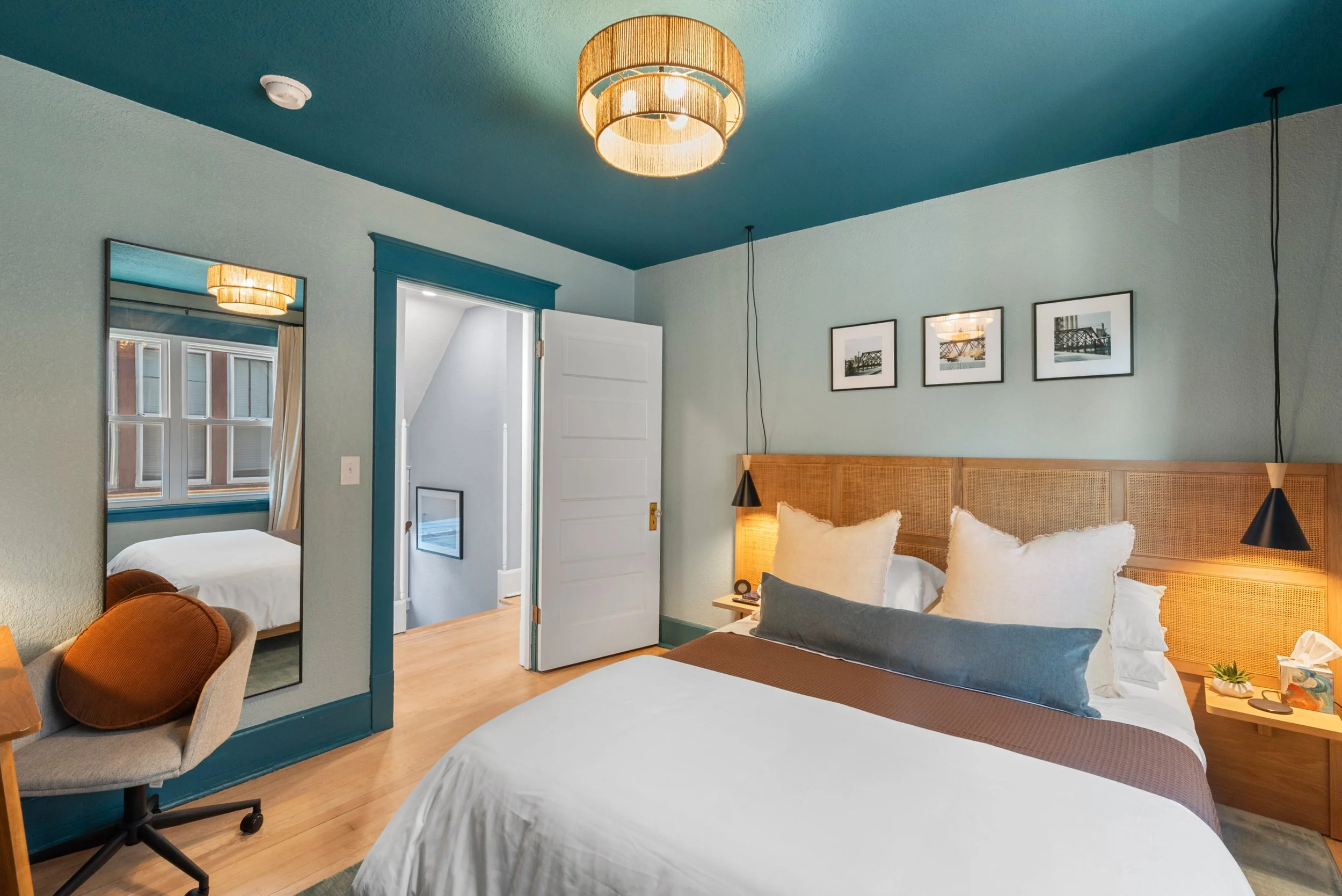 2408 E Belleview place-10.JPG