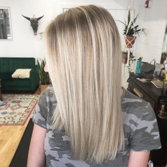 💛BLONDE.POP💛
.
#blonde #blondebalayage #kevinmurphy #colormebykm #freestylelightener #violetash #lovekm #thesaltyblondeoldmarket #staysalty✌🏼