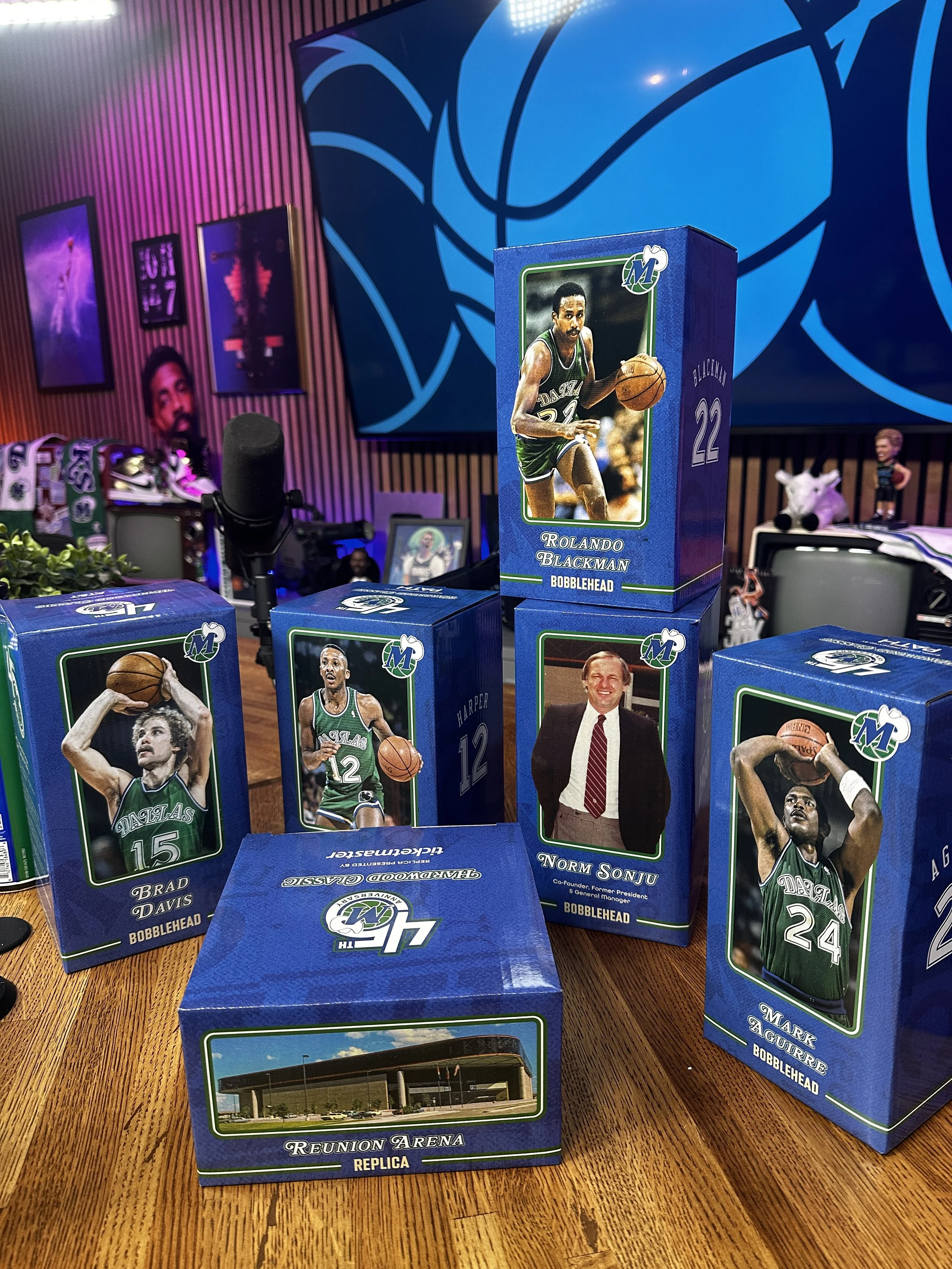 25-26 Bobble head boxesIMG_5747.JPG