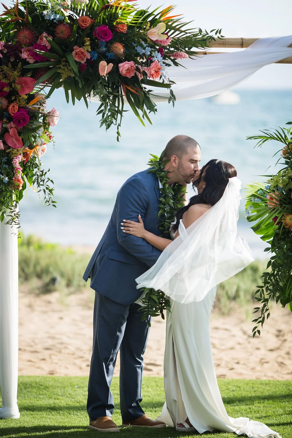 TSMauiWeddingSugarBeachbyJennMorsePhotography-1645.jpg