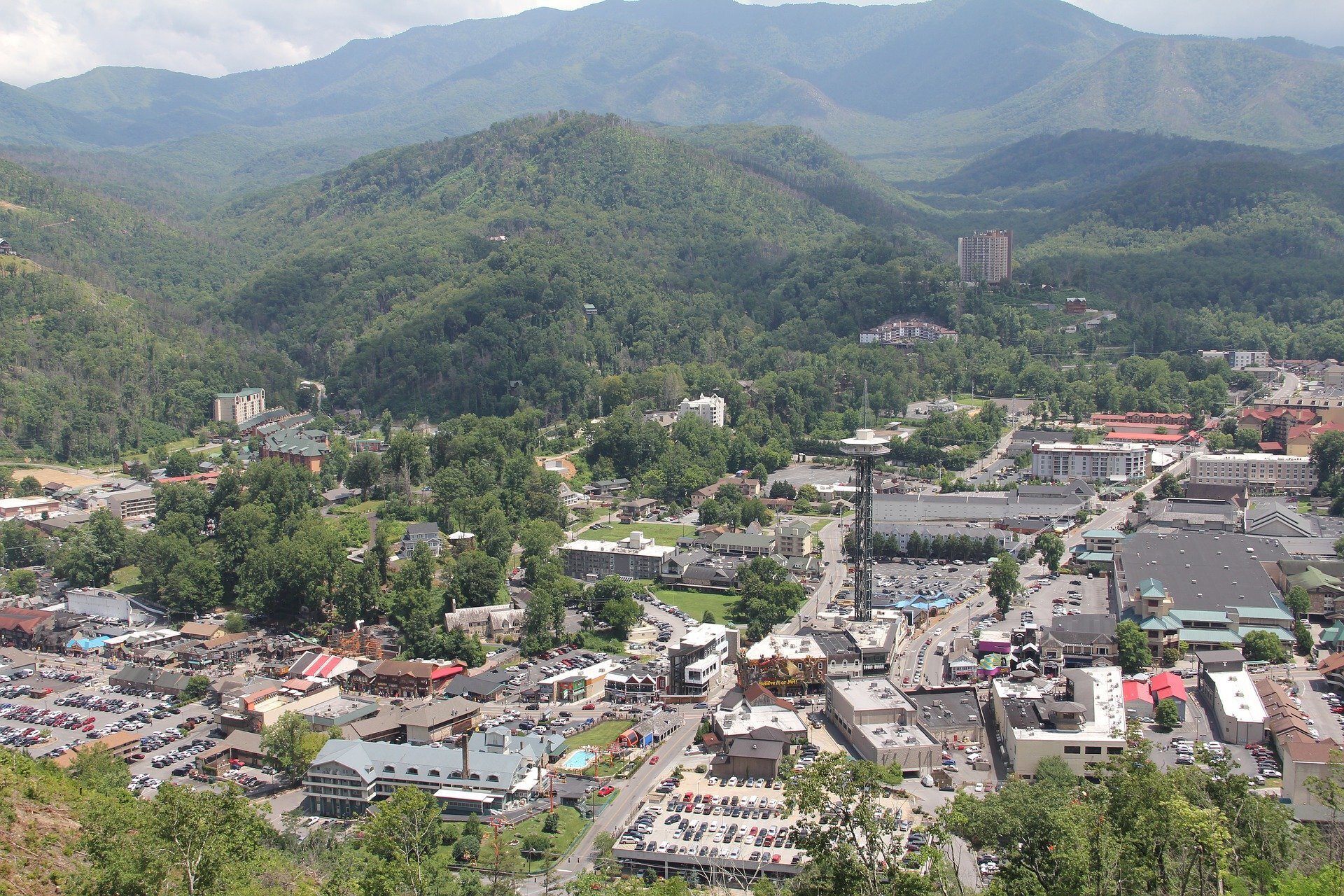 gatlinburg-4781147_1920.jpg