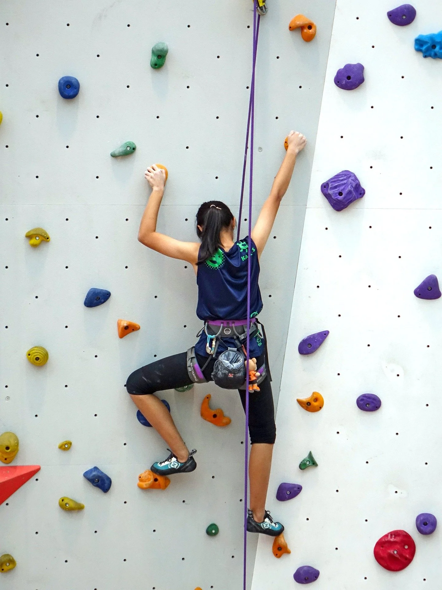 climbing-g605fd133b_1920.jpg