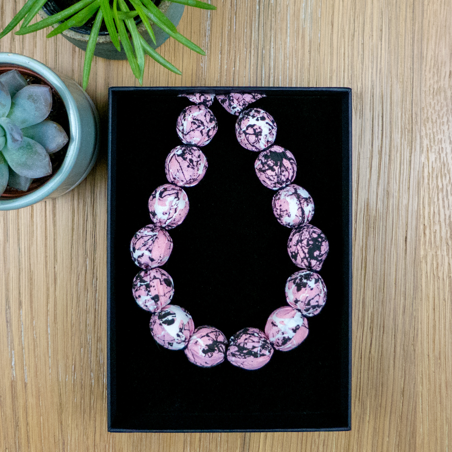 albaquirky_fabric_bead_neacklace_candyj06.jpg