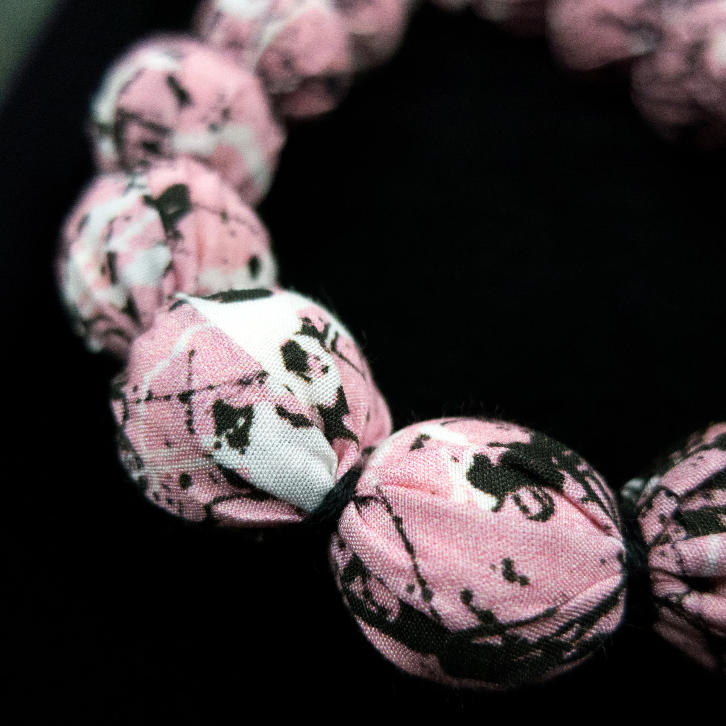 albaquirky_fabric_bead_neacklace_candyj07.jpg