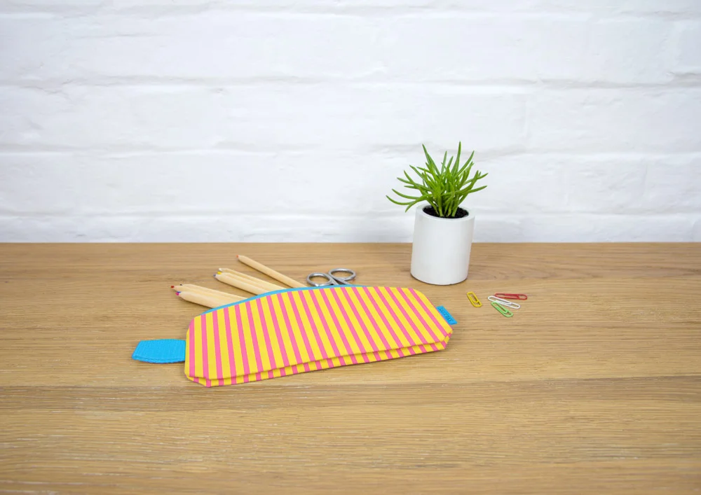 pencil_case_mockup_04.jpg