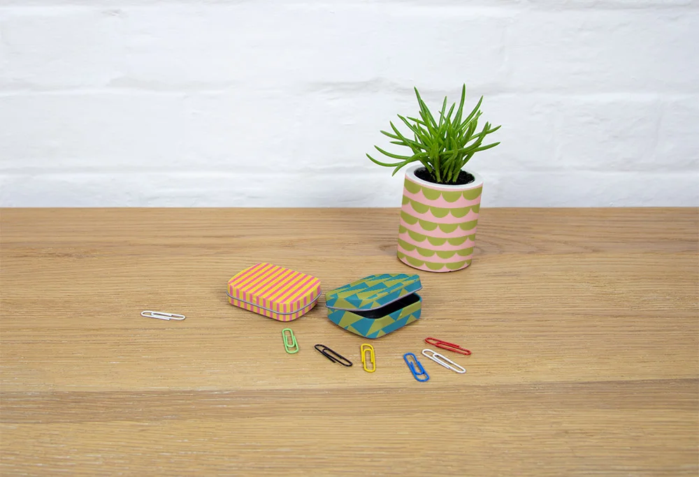 2_tins_with_planter_05.jpg
