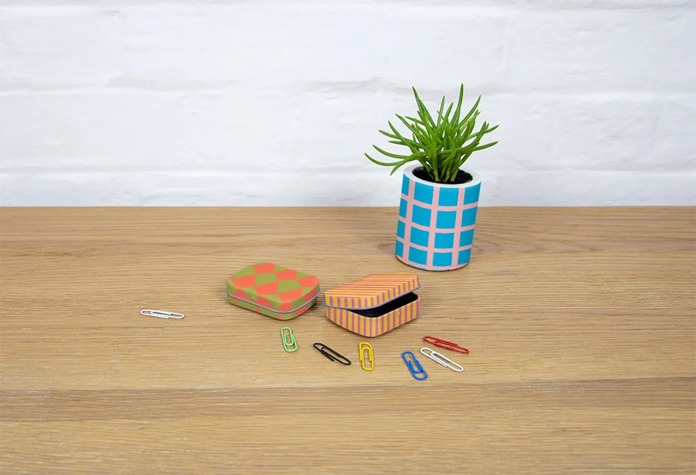 2_tins_with_planter_01.jpg