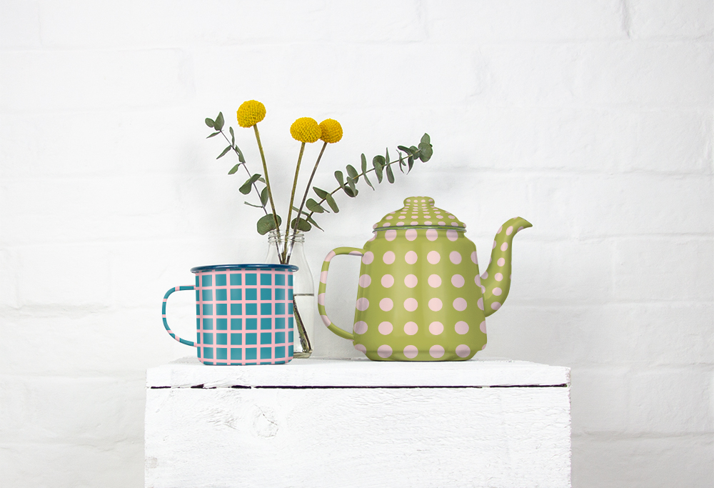 enamel_teapot_and_cup_01.jpg