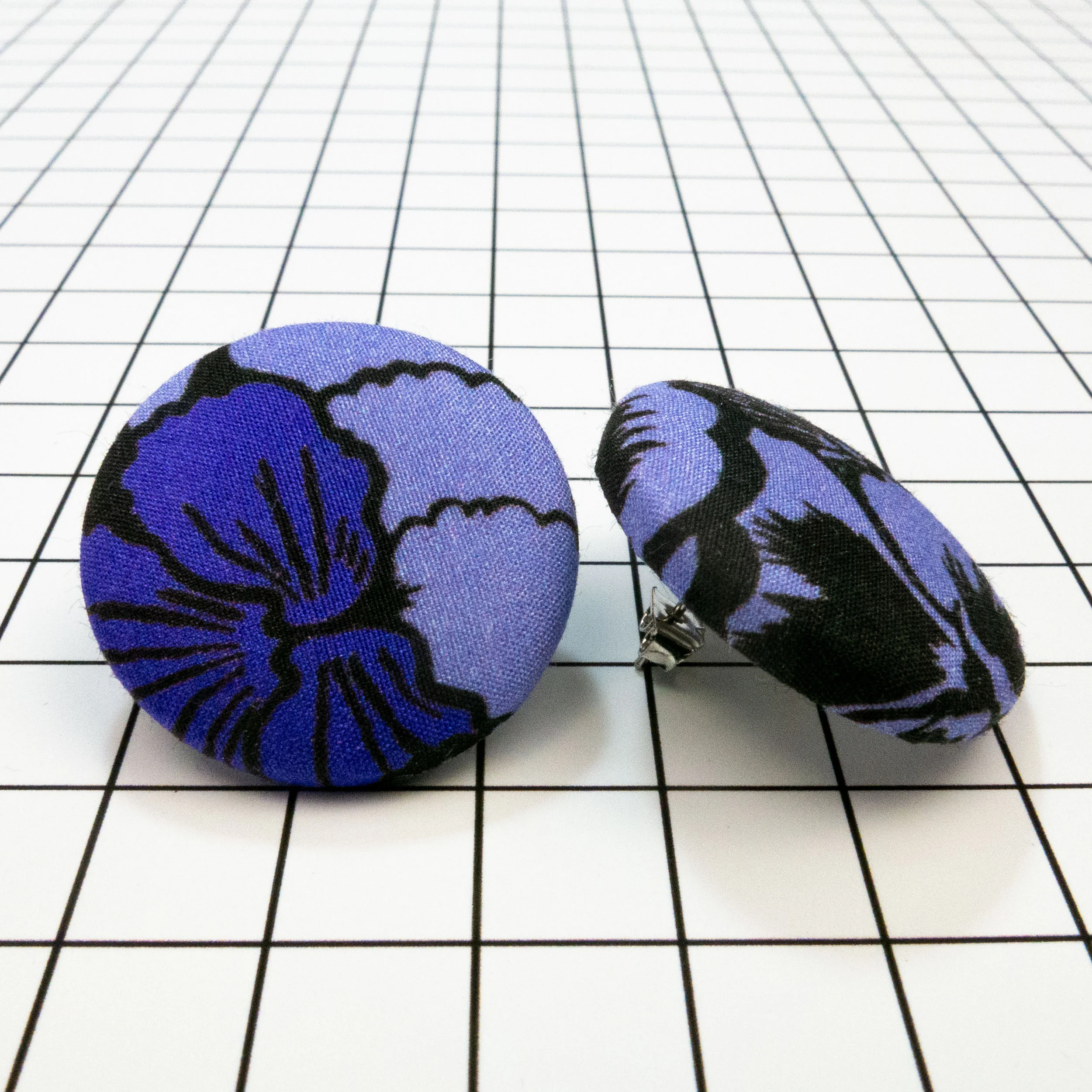 02_Earrings_Pansy.jpg