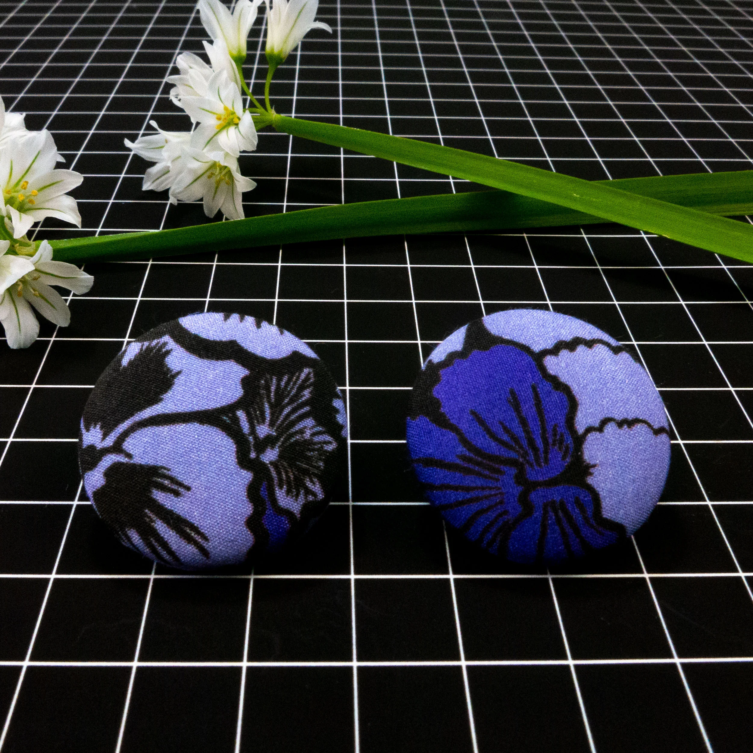 03_Earrings_Pansy.jpg