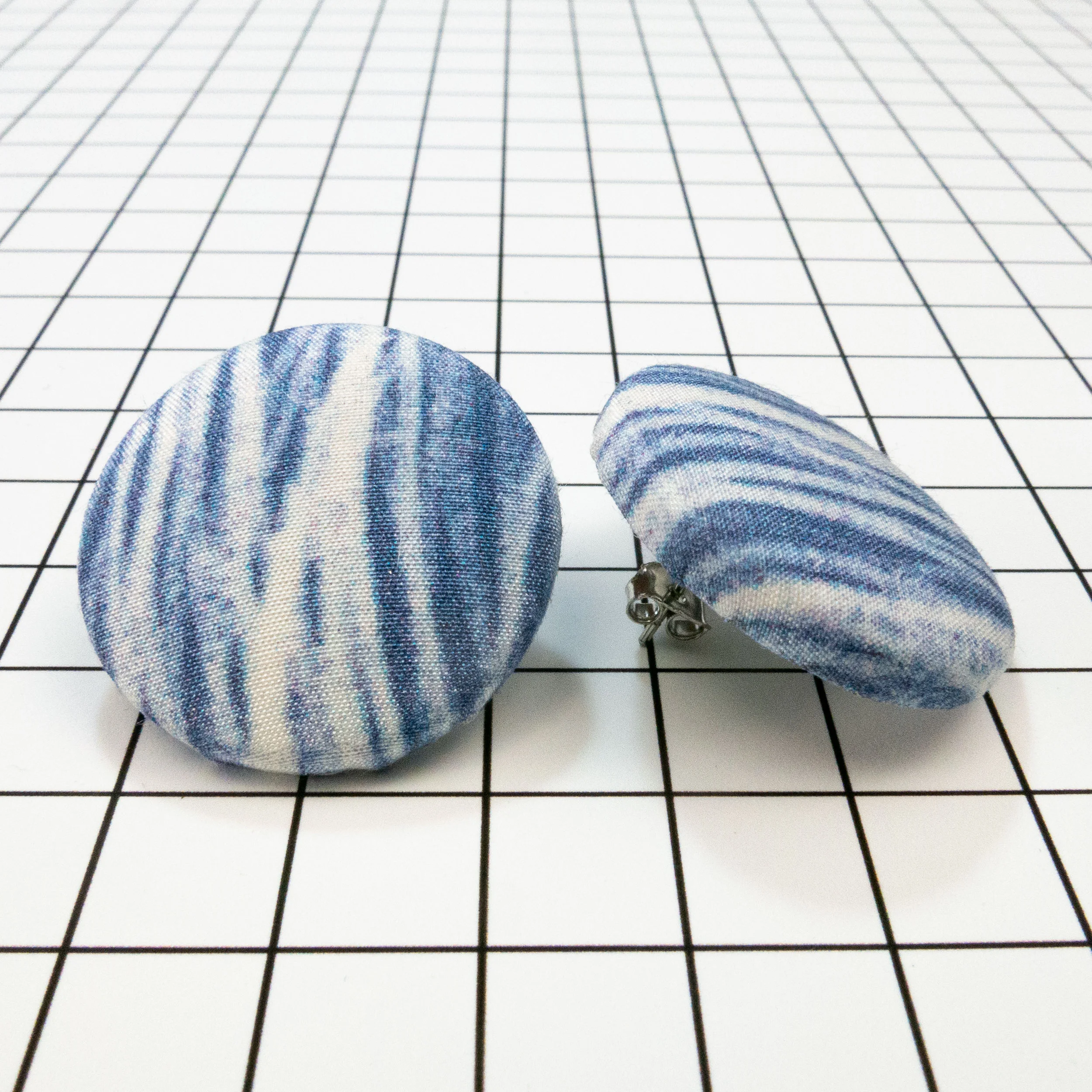 02_Earrings_Blue_Grass.jpg