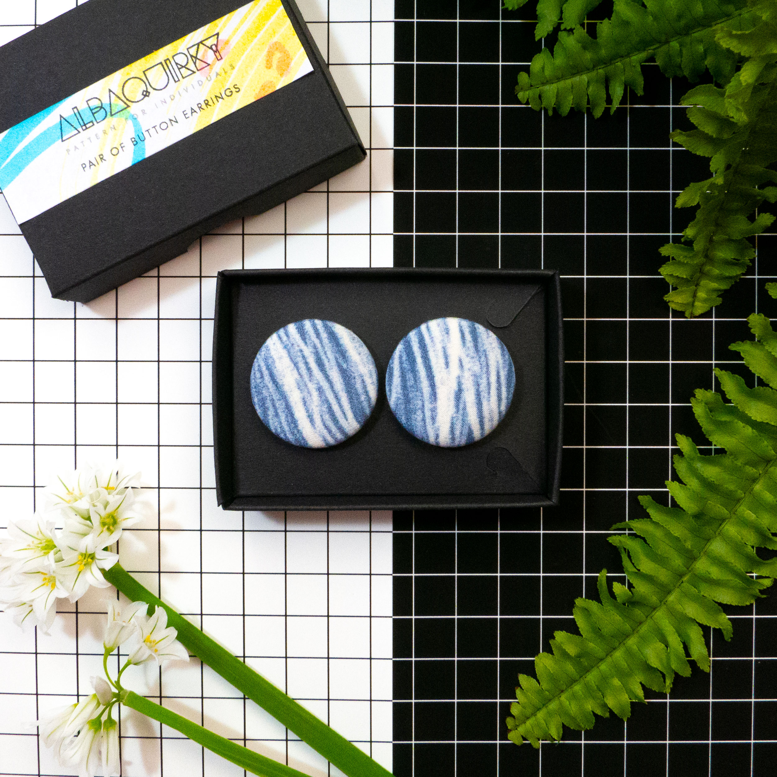 01_Earrings_Blue_Grass.jpg