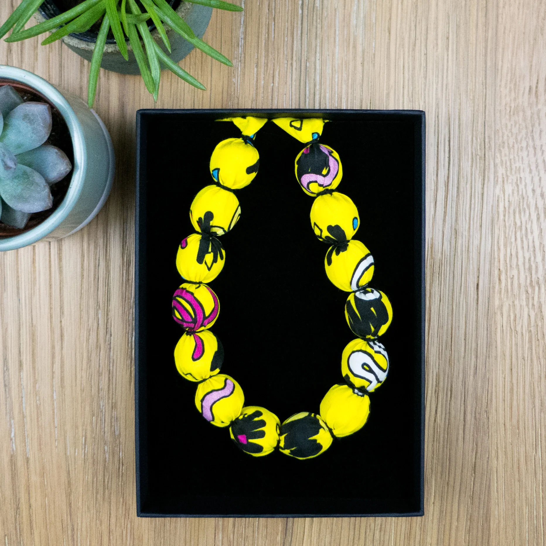 albaquirky_fabric_bead_neacklace_memp06.jpg