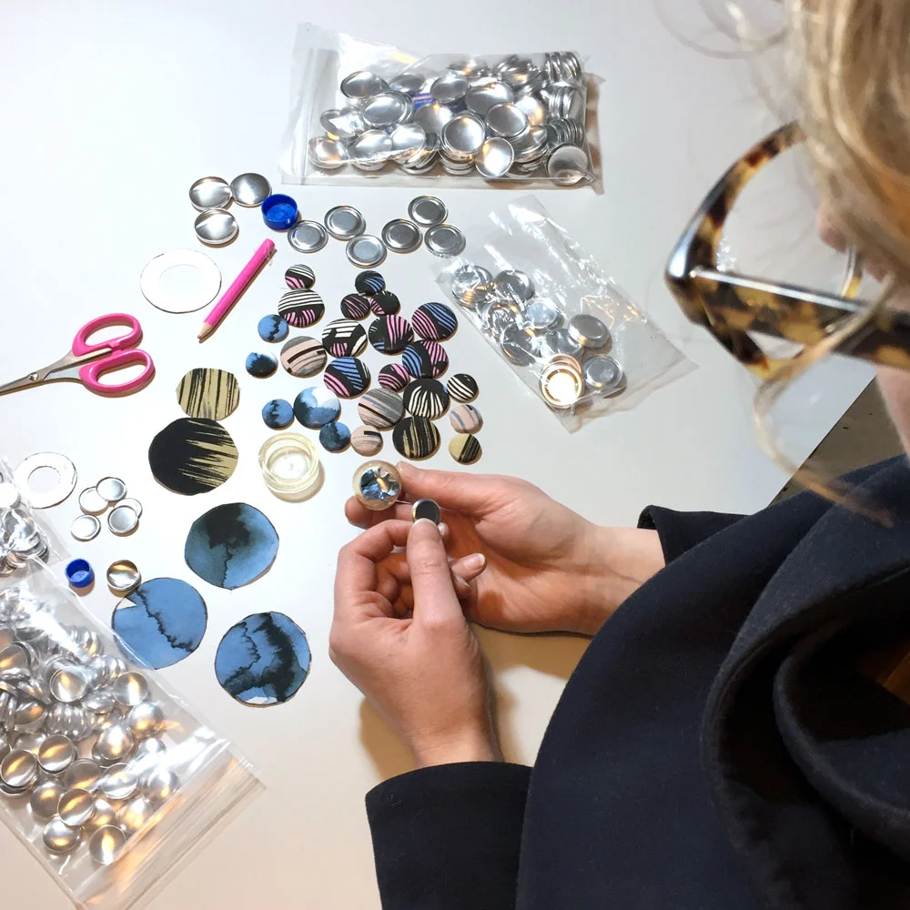 Making the fabric covered buttons