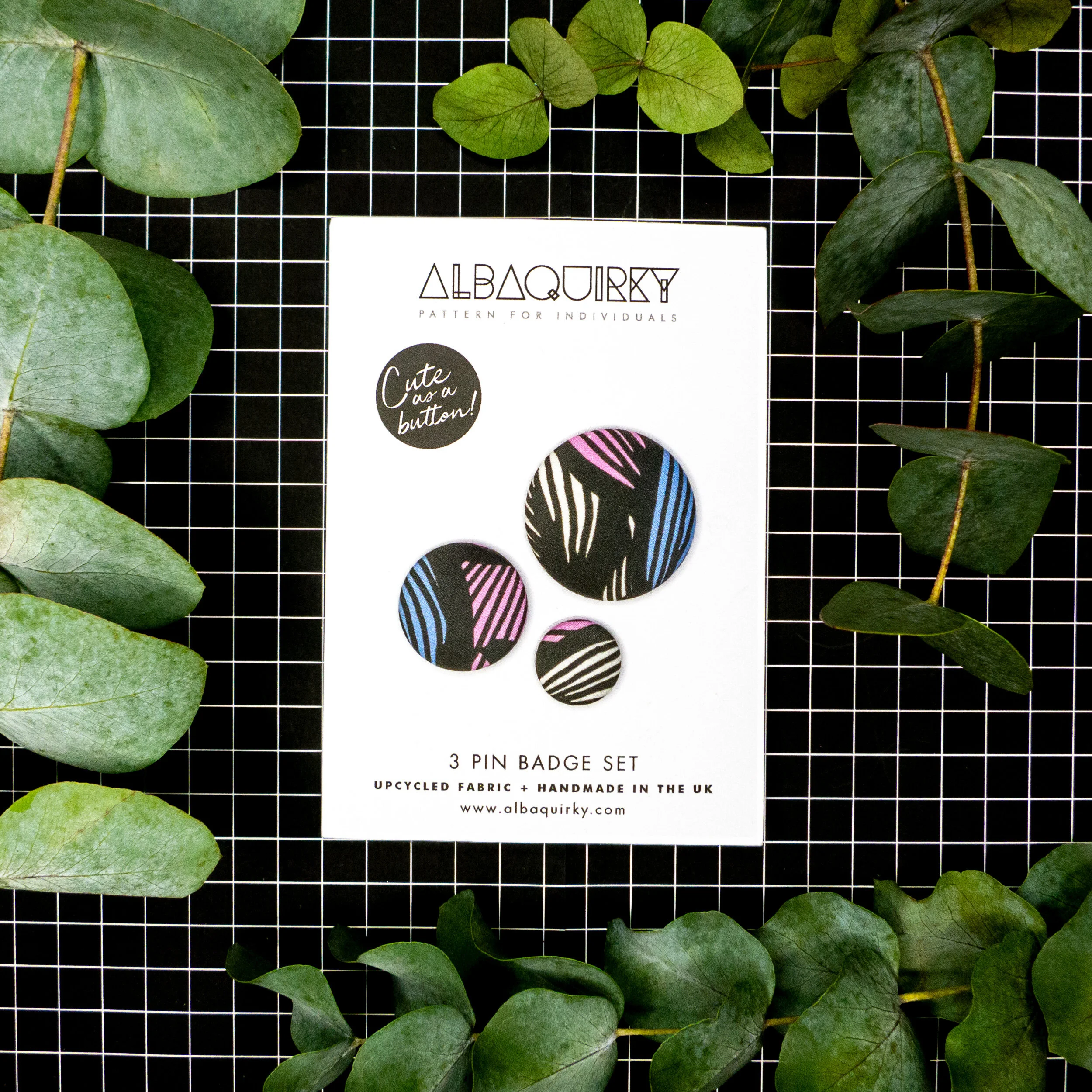 01_albaquirky_pin_badge_leaf_stripe.jpg