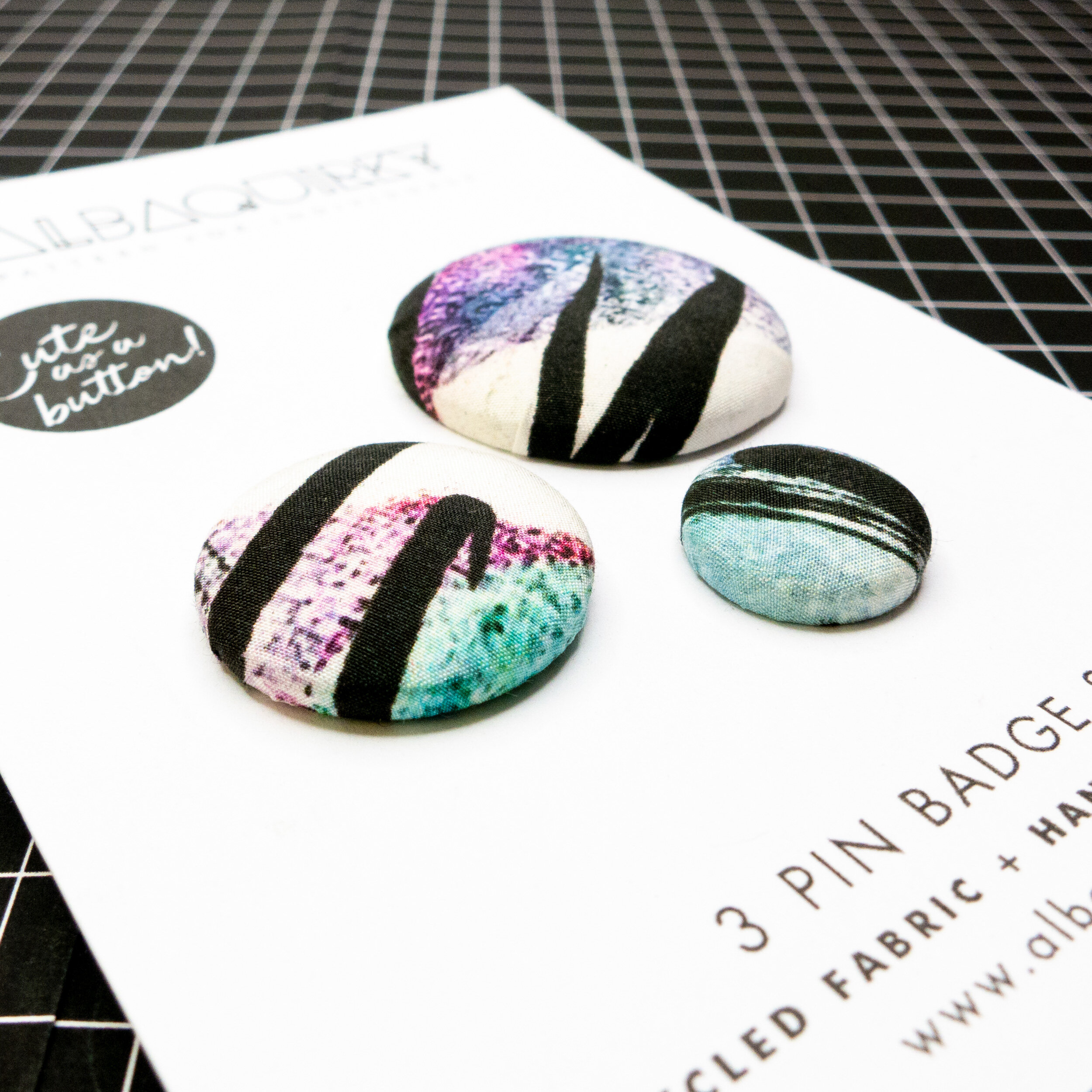 03_albaquirky_pin_badge_dune_grasses.jpg