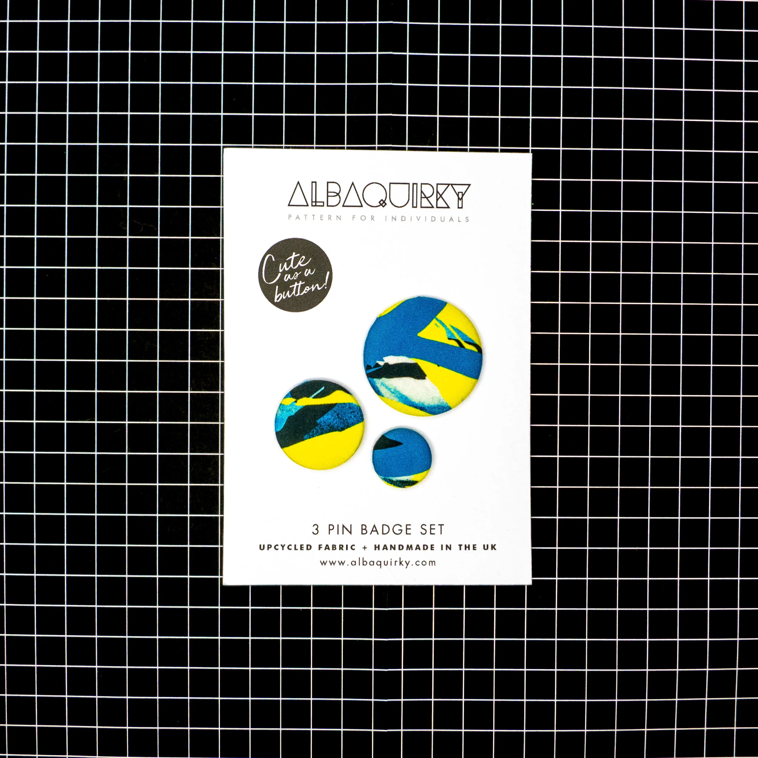 02_albaquirky_pin_badge_waves.jpg