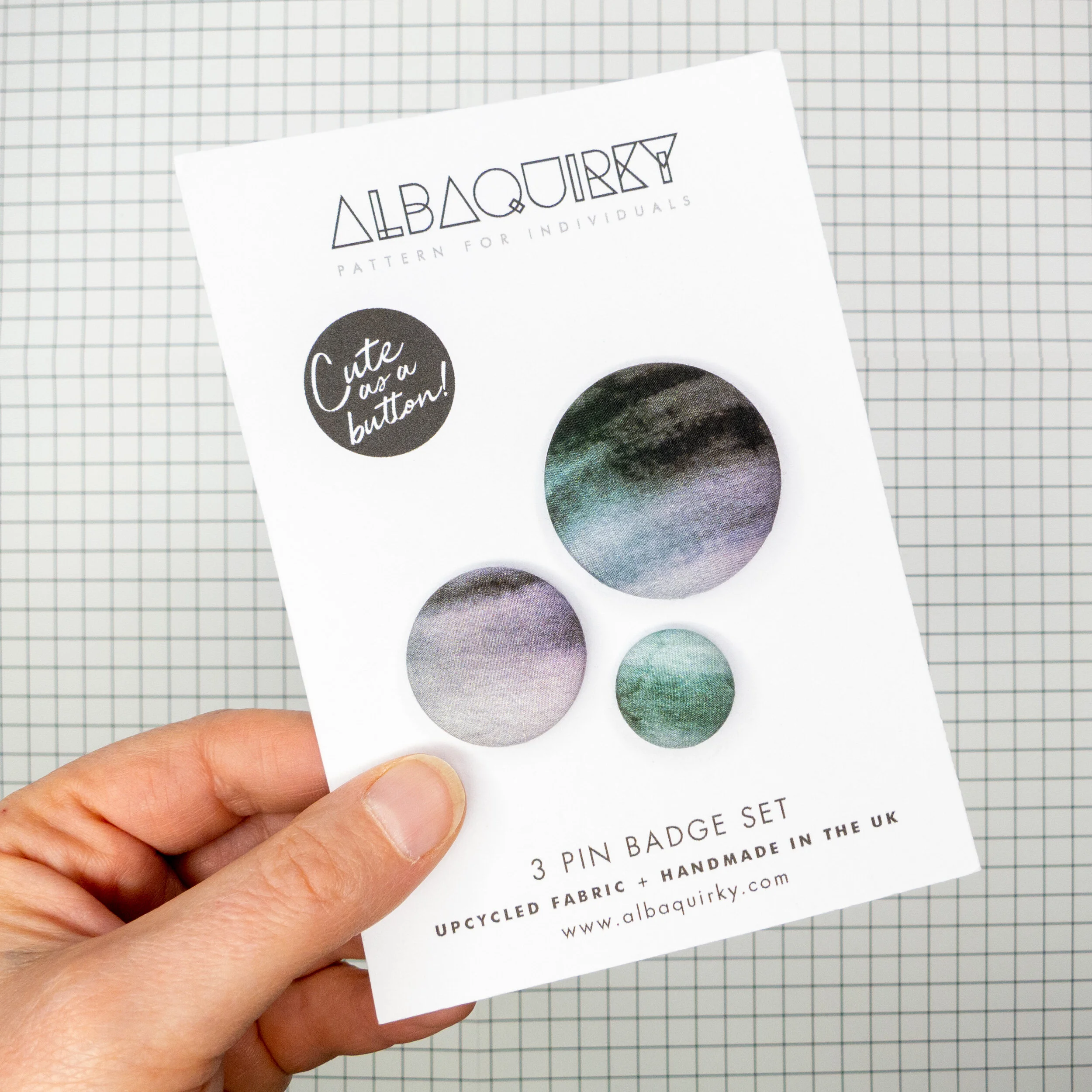 05_albaquirky_pin_badge_island_rain.jpg