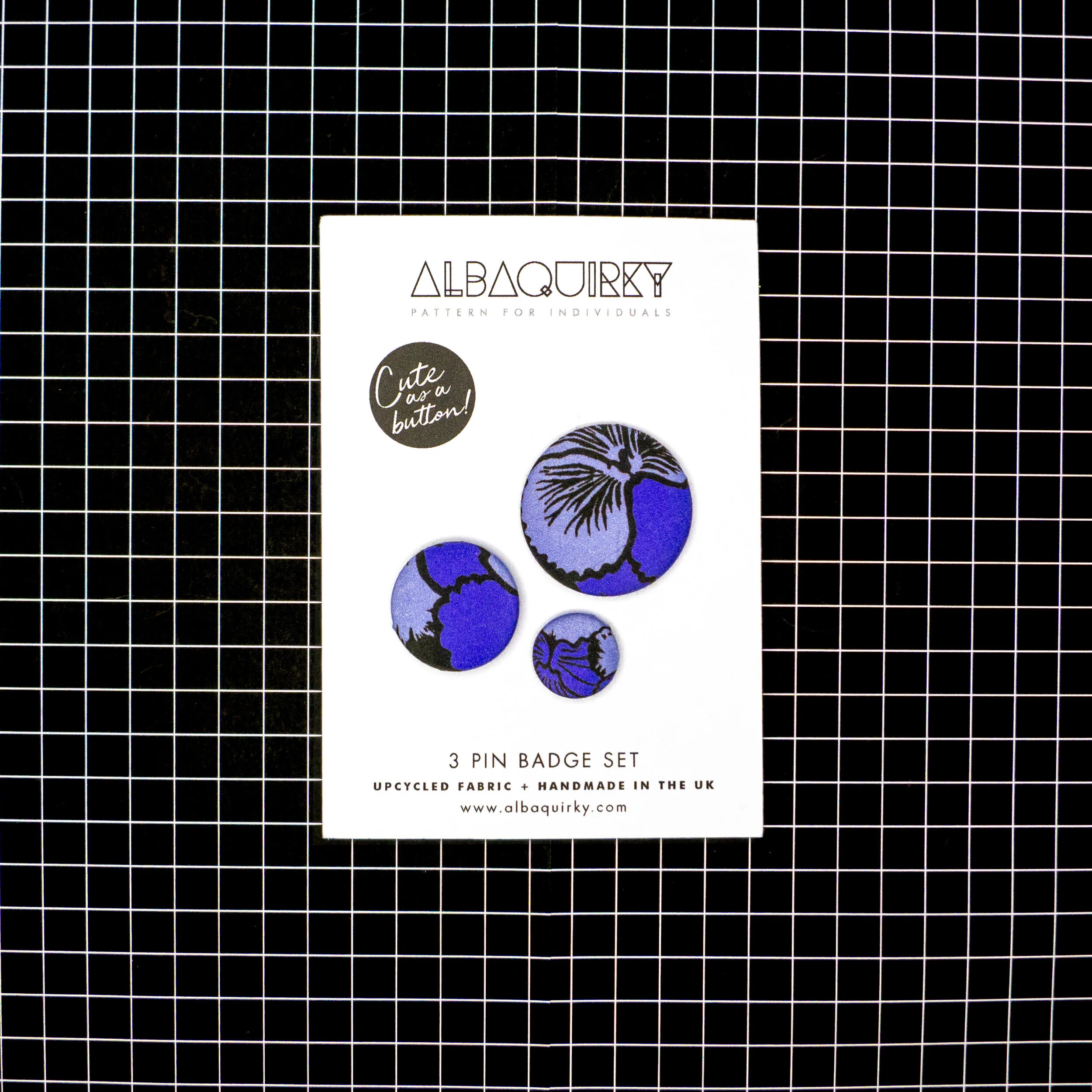 02_albaquirky_pin_badge_pansy.jpg