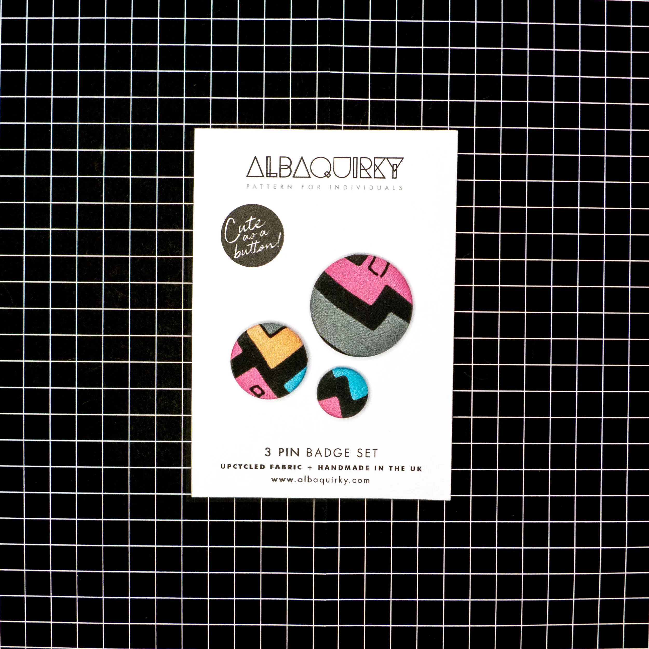 02_albaquirky_pin_badge_favela.jpg