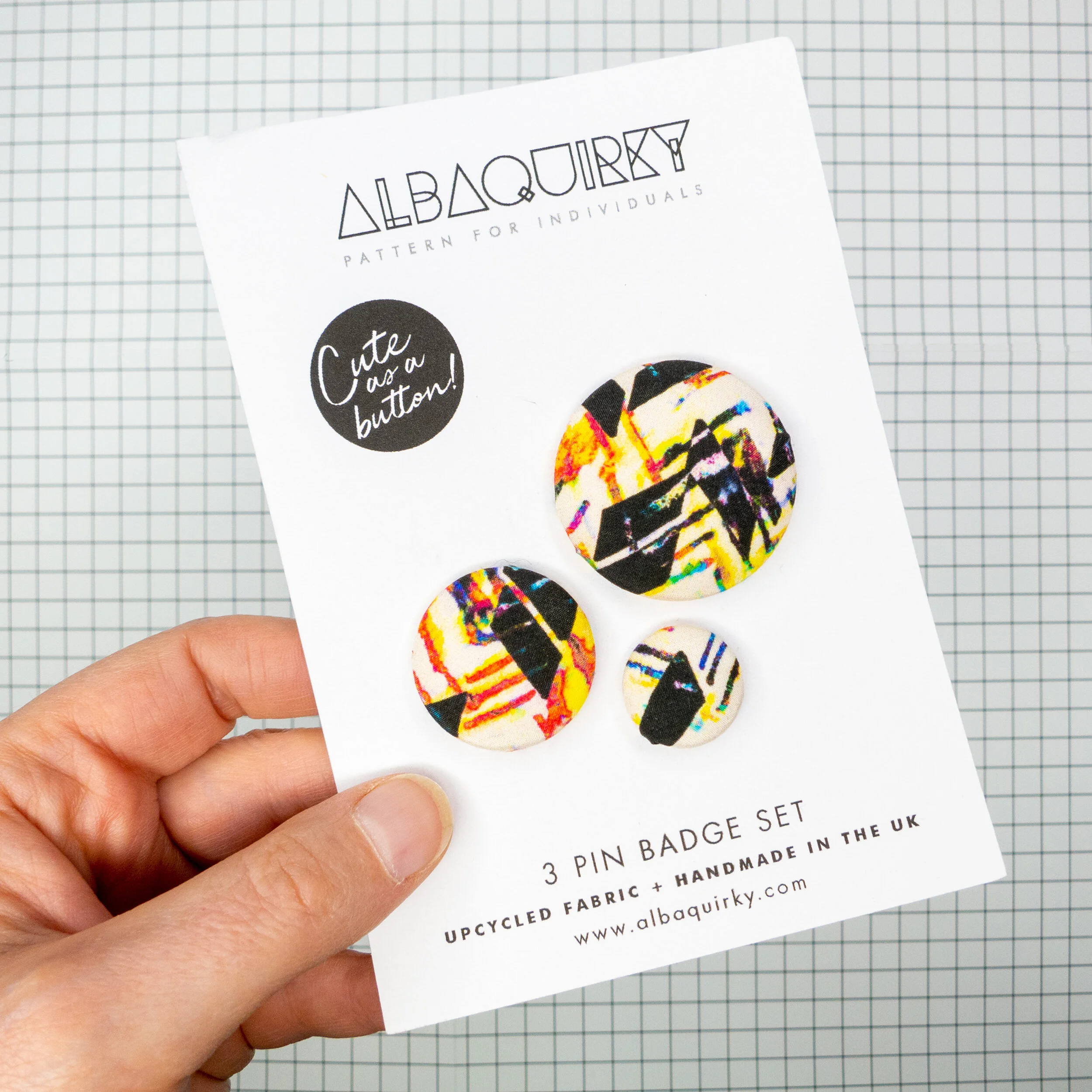 05_albaquirky_pin_badge_afrika_flickering.jpg