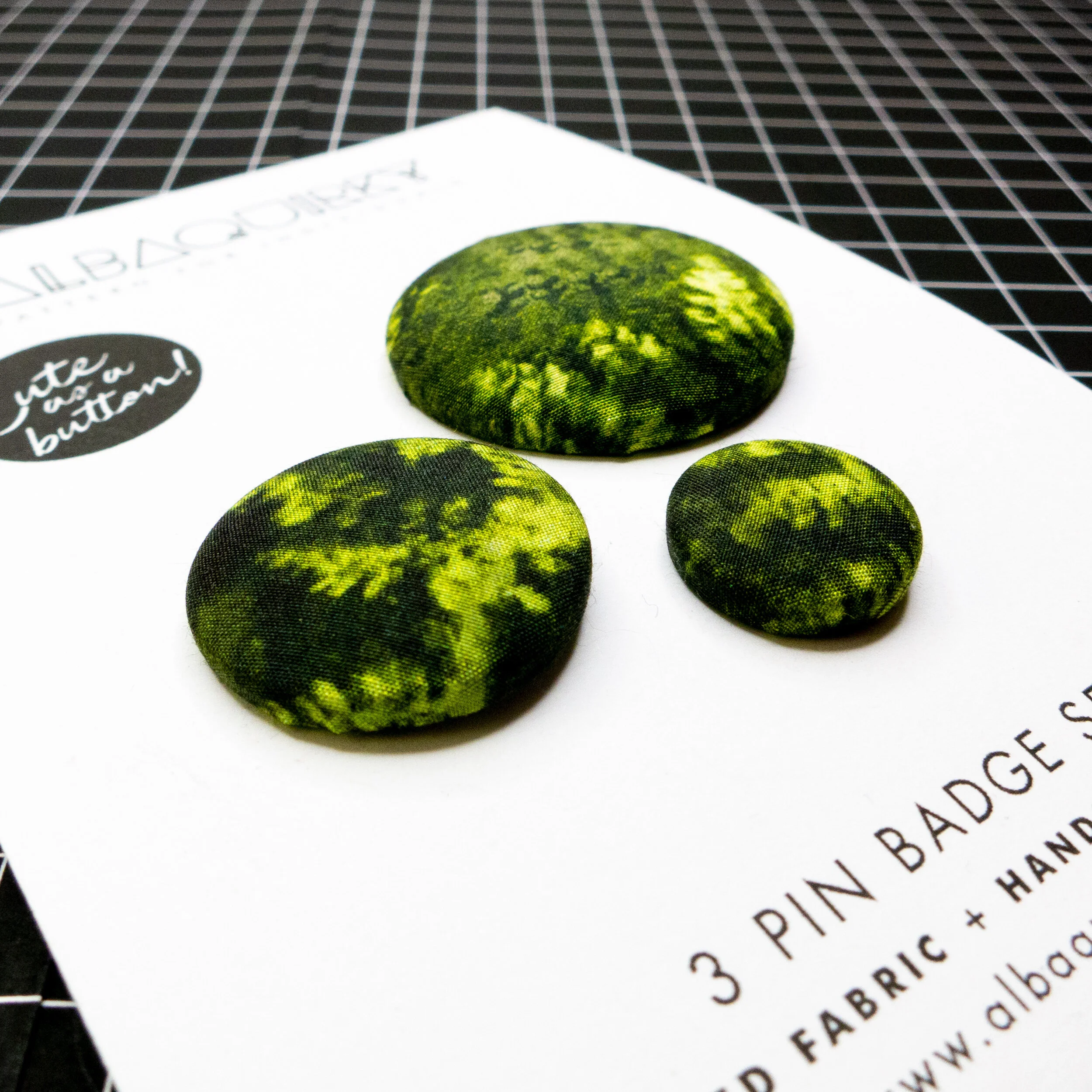03_albaquirky_pin_badge_fern.jpg