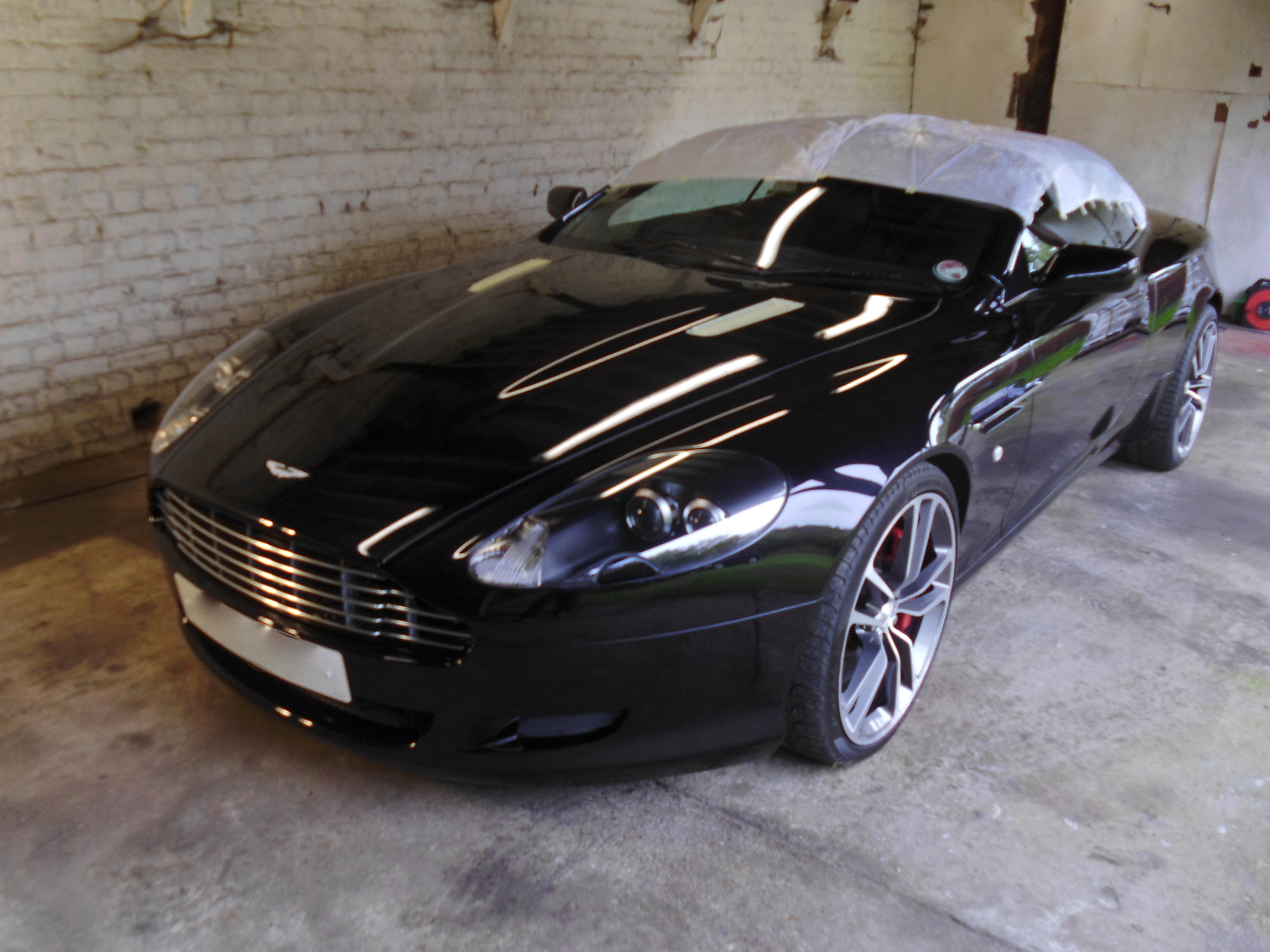 Aston Martin DB9