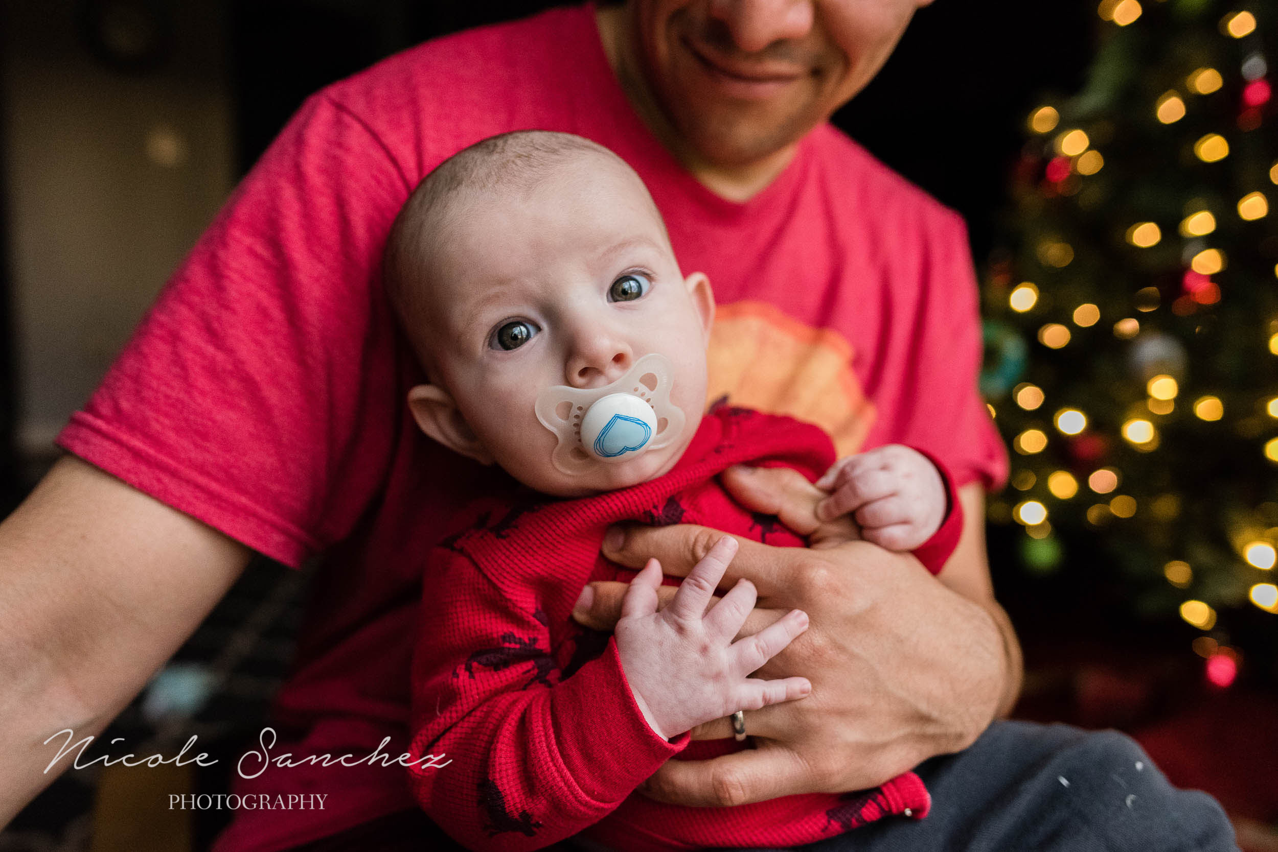 photographing-holiday-traditions-nicole-sanchez-northern-virginia-family-photographer-1.jpg