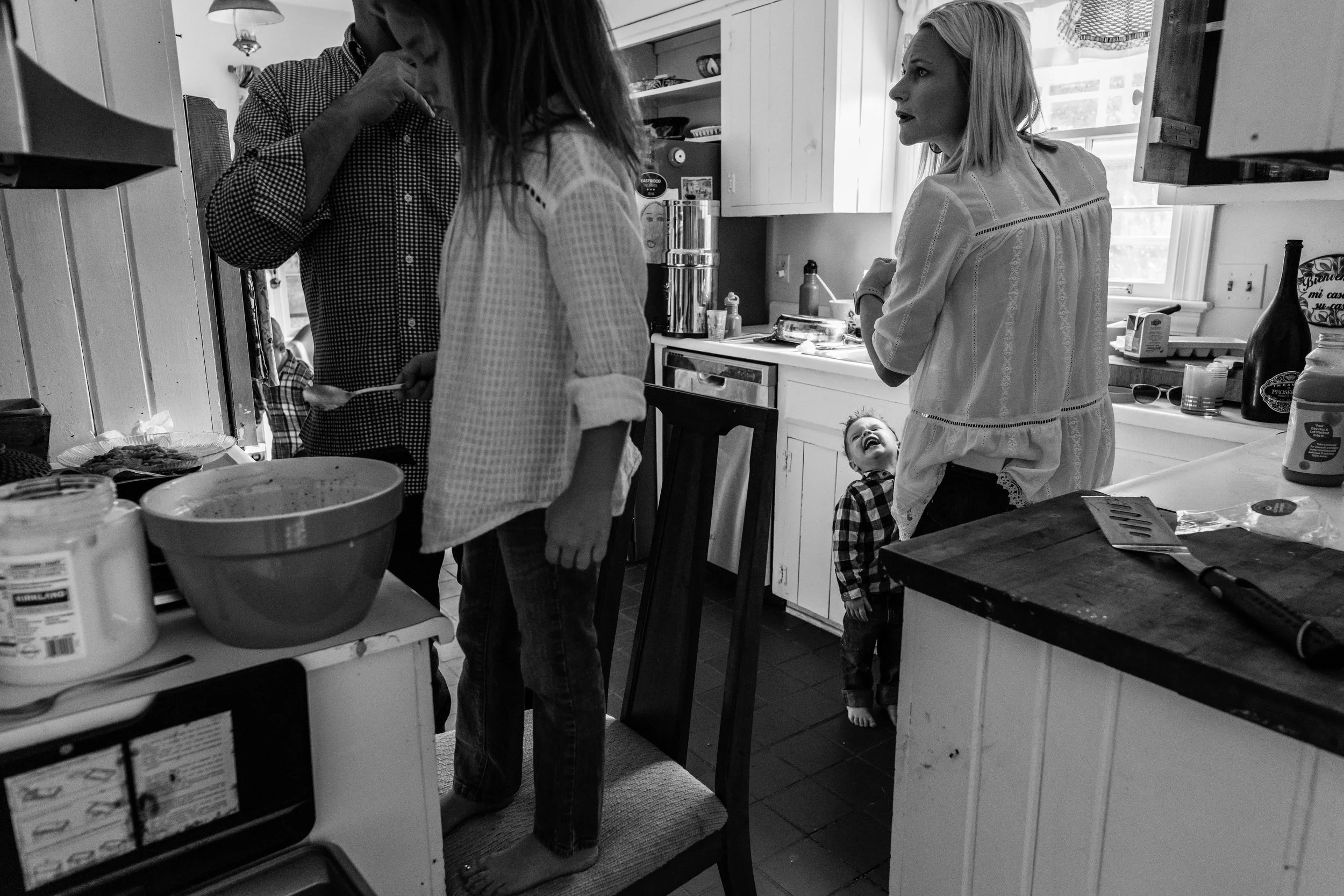 Candid family moment by Northern Virginia Lifestyle Photographer Nicole Sanchez