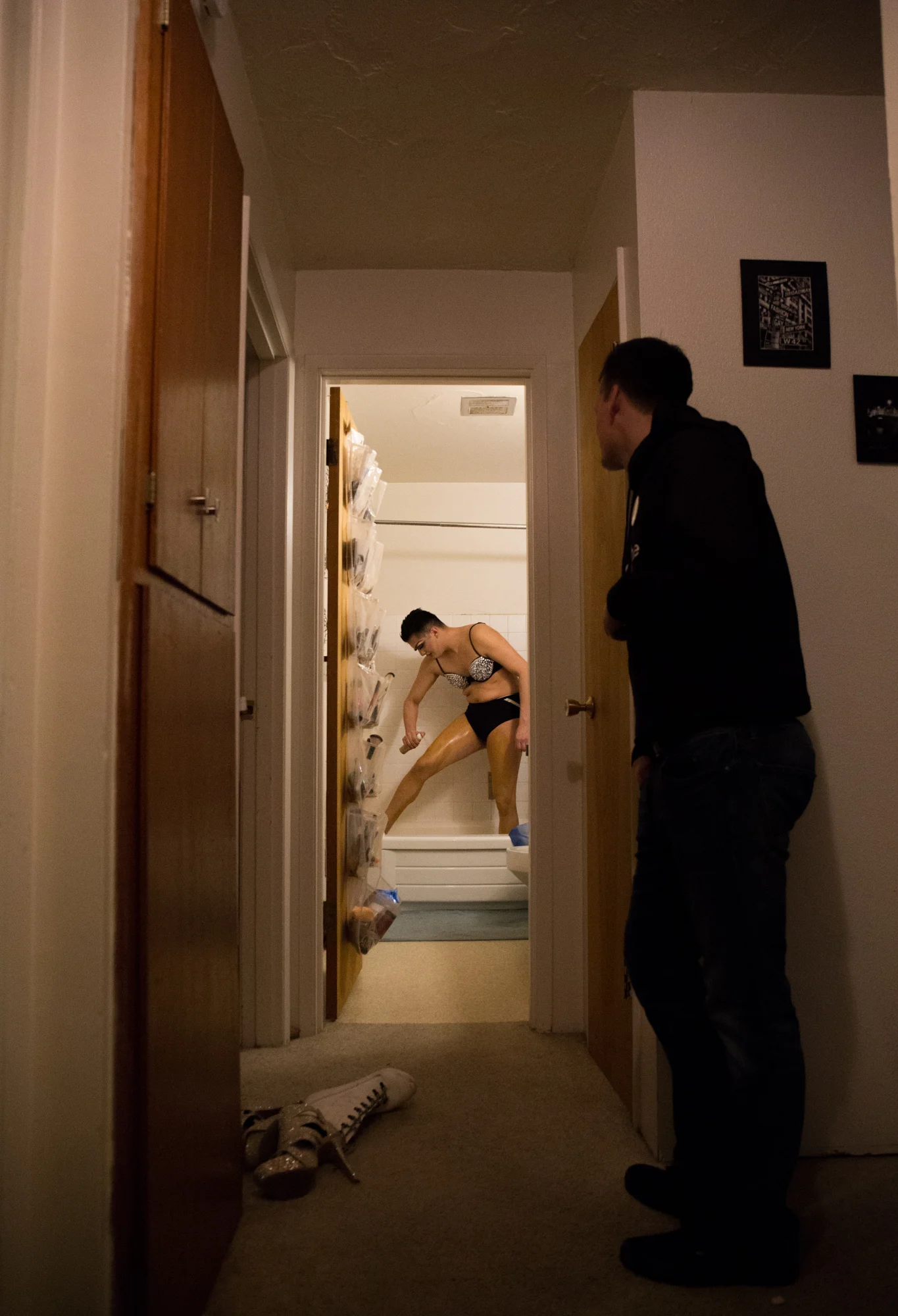  Mark's friend Jayson keeps Mark pressed for time as he applies self-tanner. Nicky doesn't always apply fake tan, but heroutfit for the nights performance, involved a leg-baring leotard. 