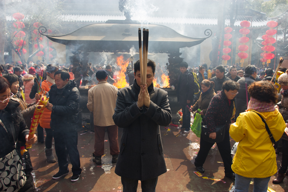 Visitors at Lingyin Temple during Chinese New Year