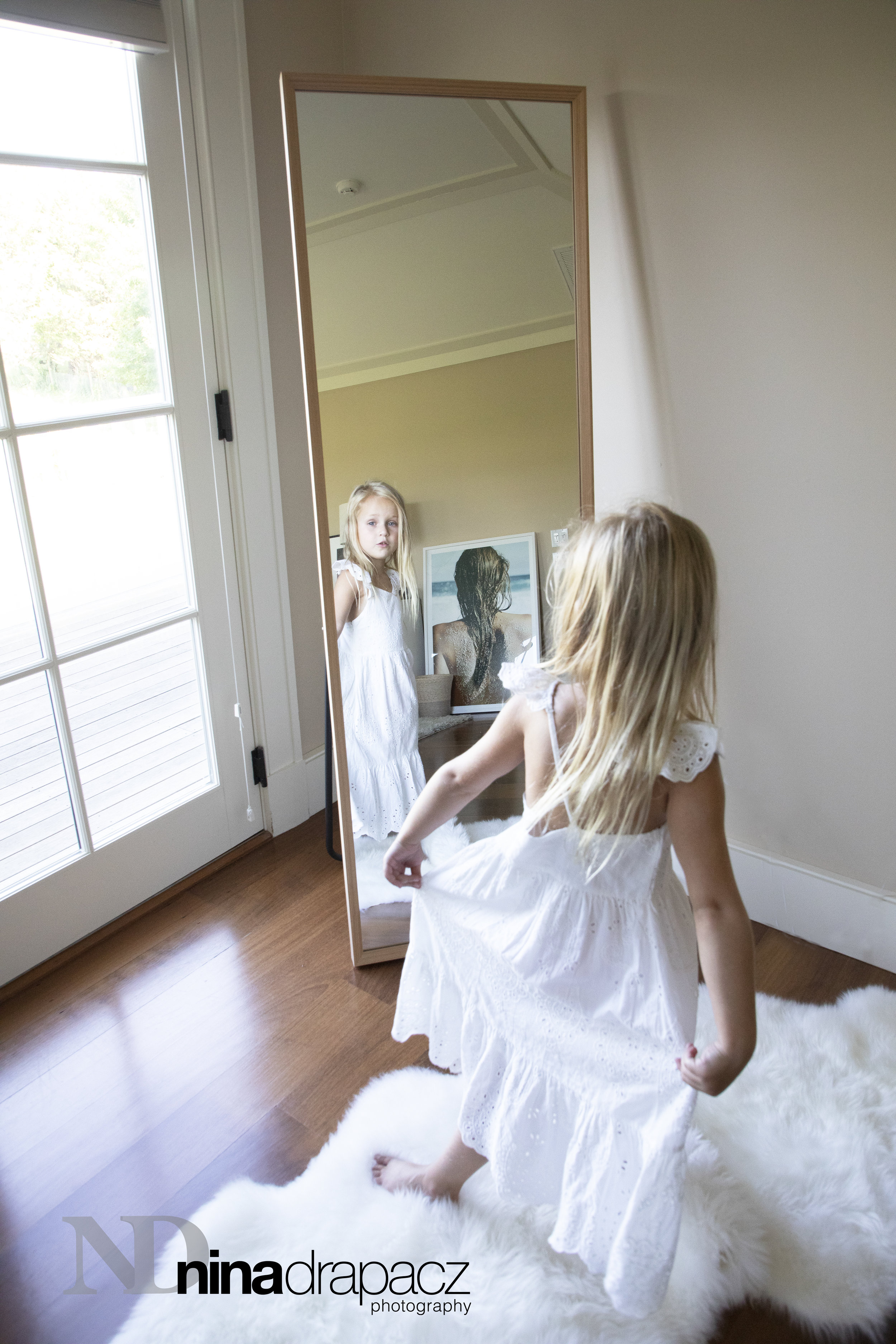 child photo in mirror 