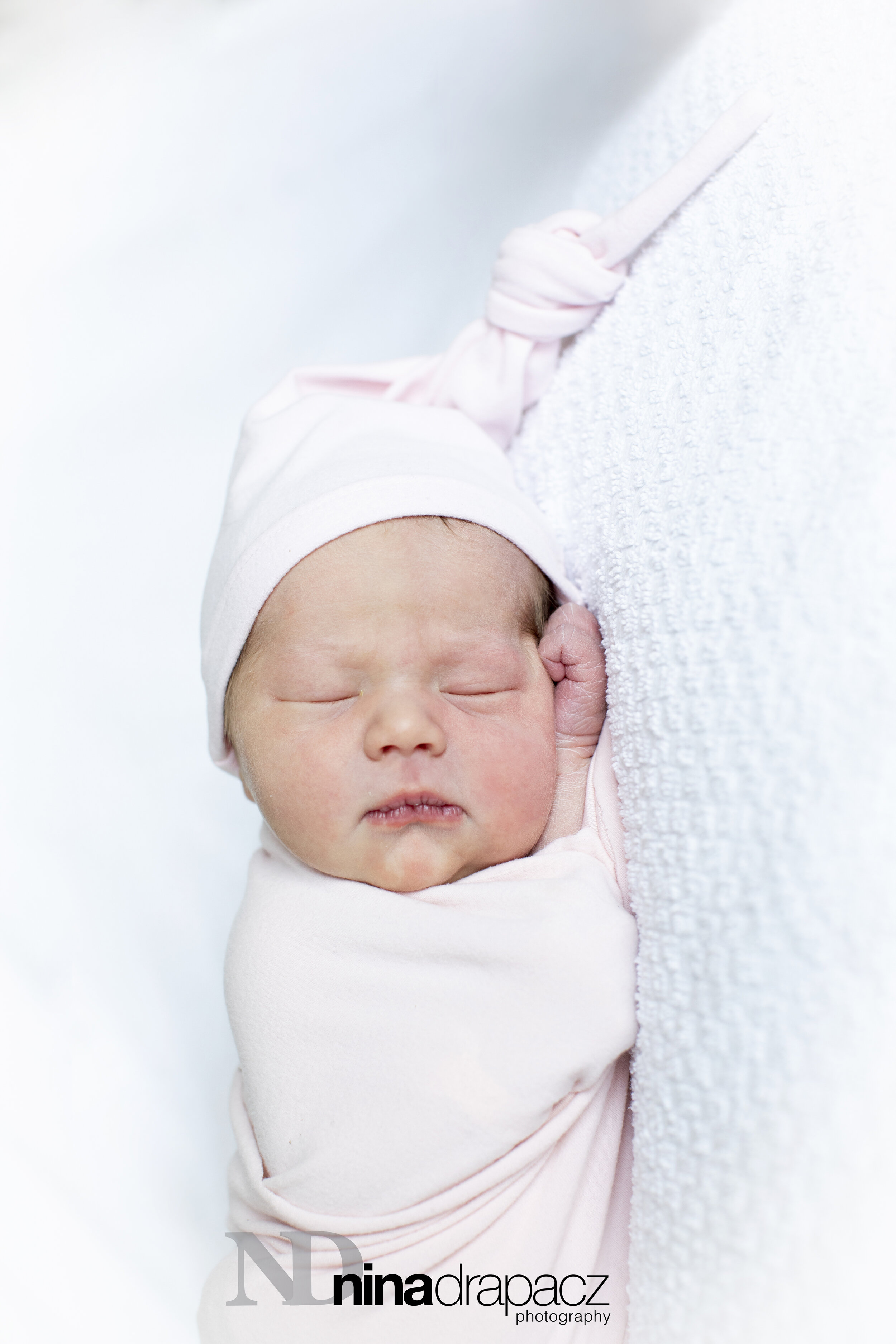 newbornbabygirl4.jpg